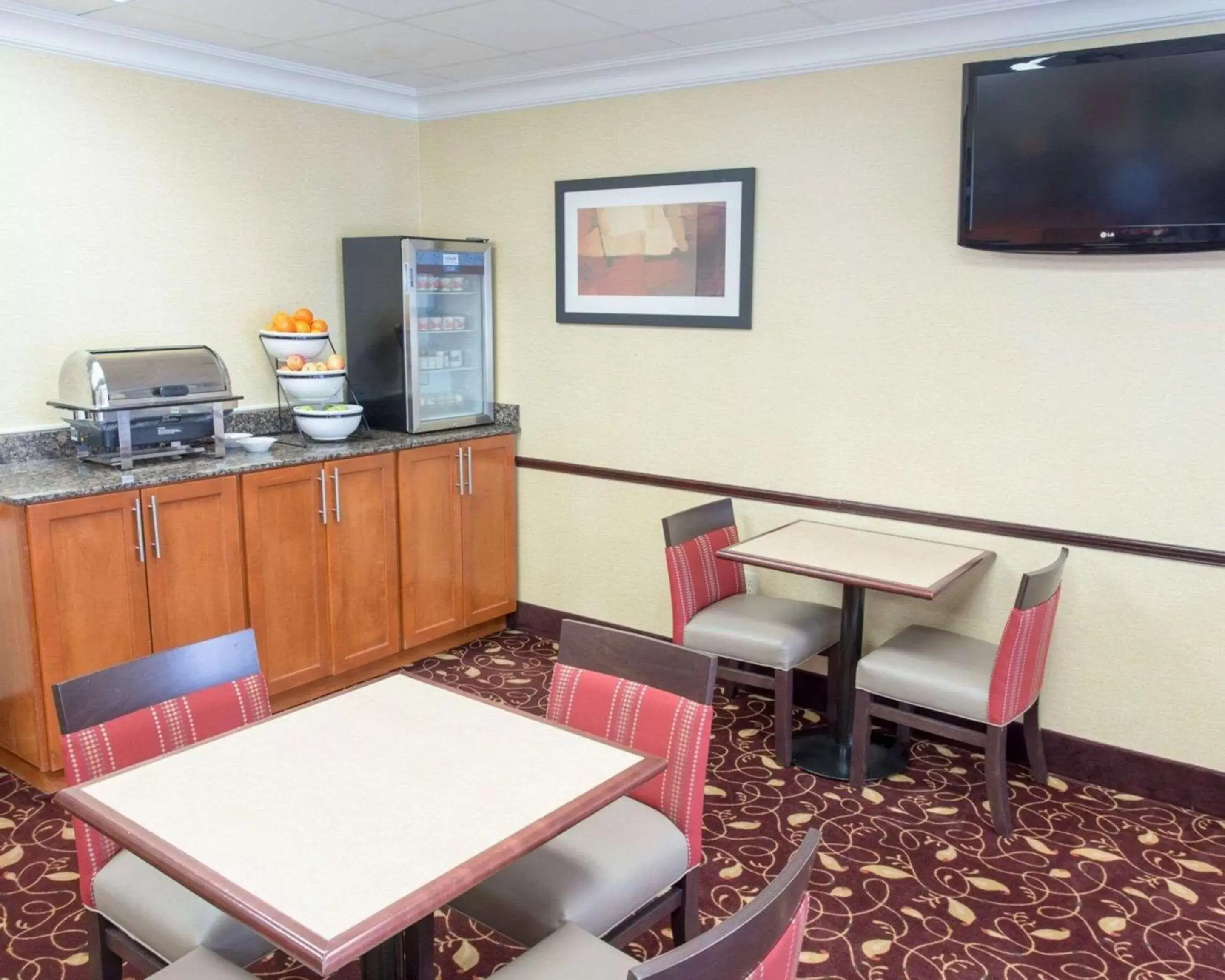 Restaurant/Places to Eat in Comfort Inn New Orleans Airport South