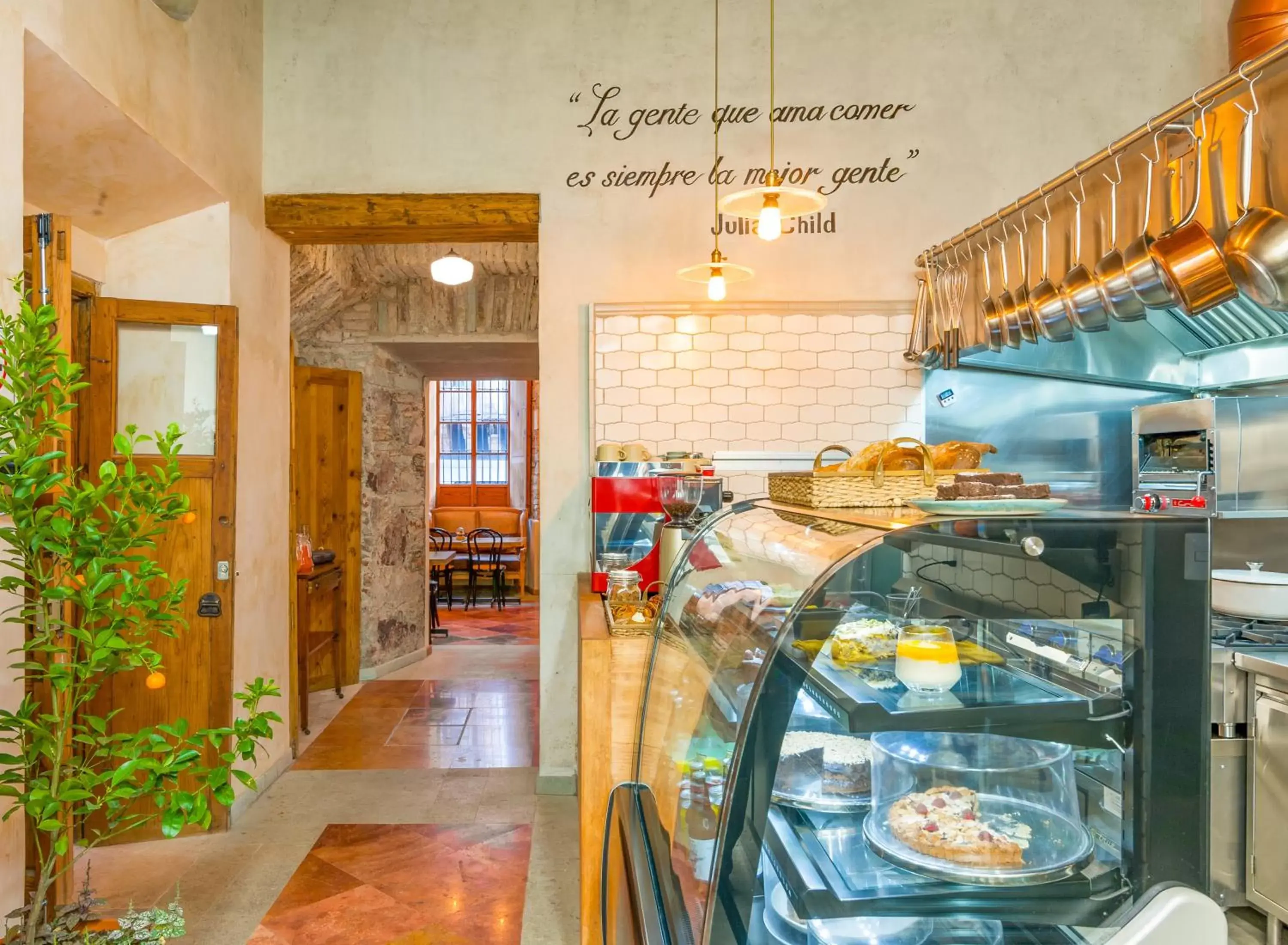 Restaurant/places to eat in Casa del Rector Hotel Boutique