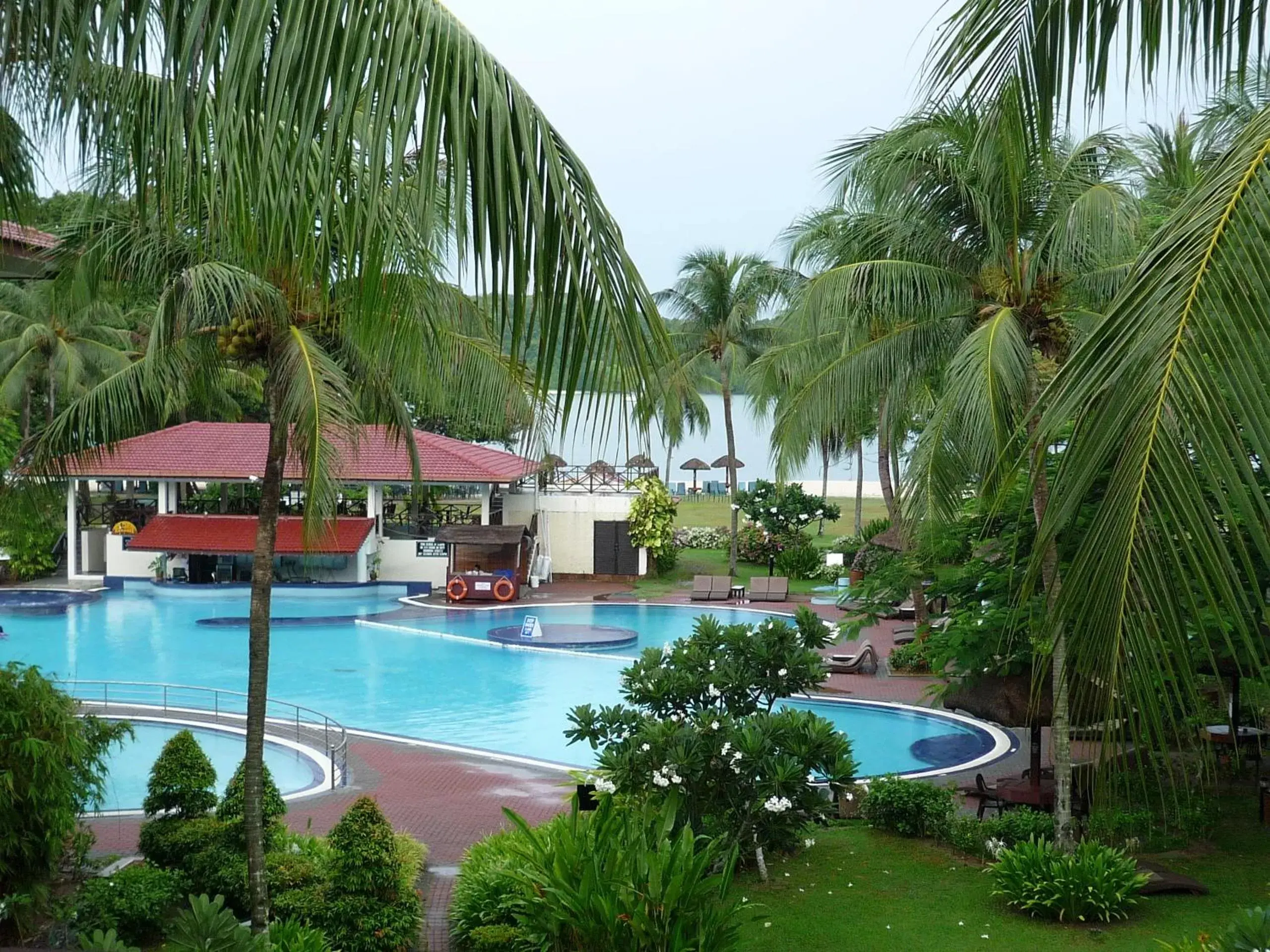 Swimming Pool in Holiday Villa Beach Resort & Spa Langkawi