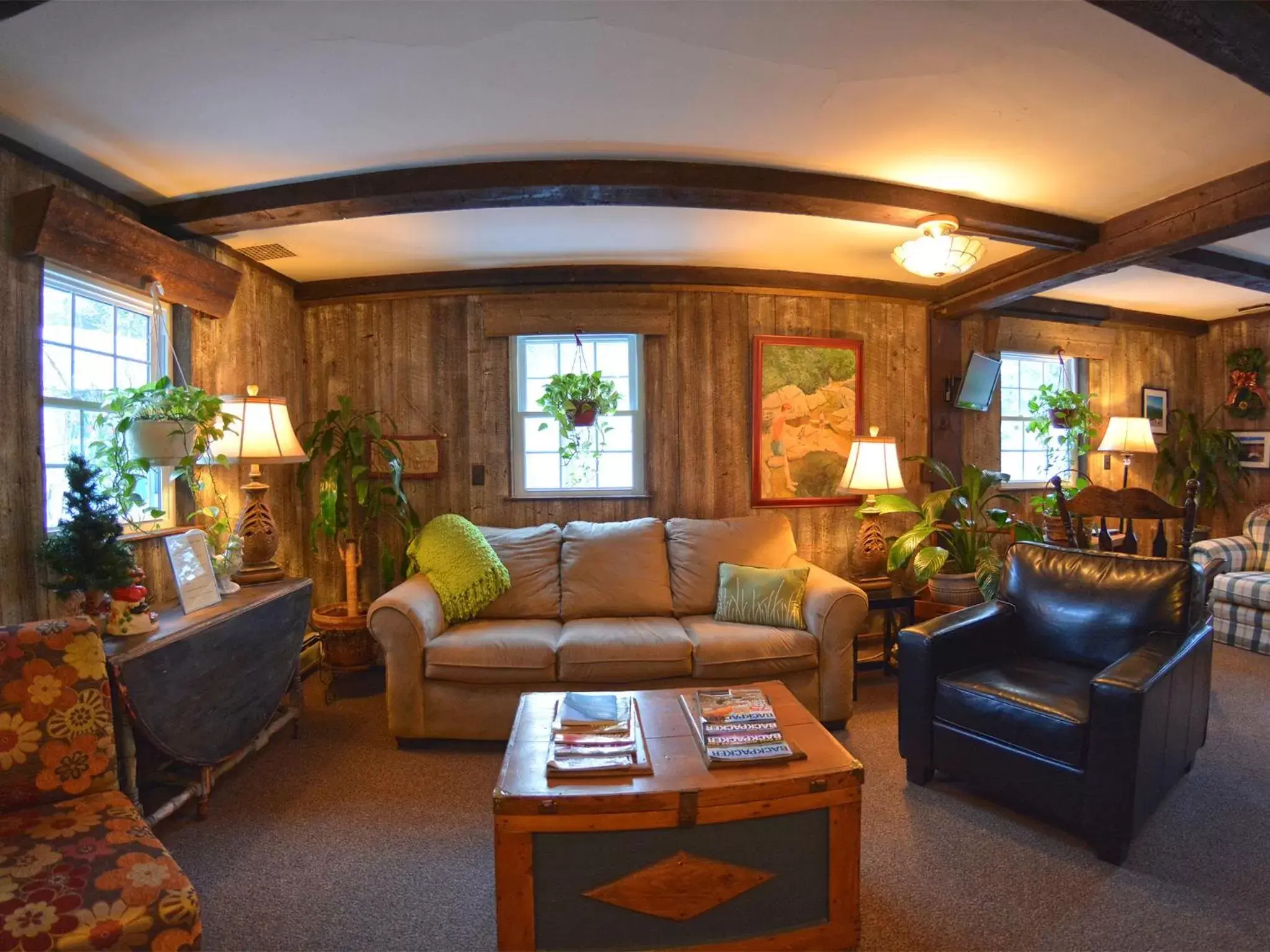 Living room, Seating Area in Hyde Away Inn