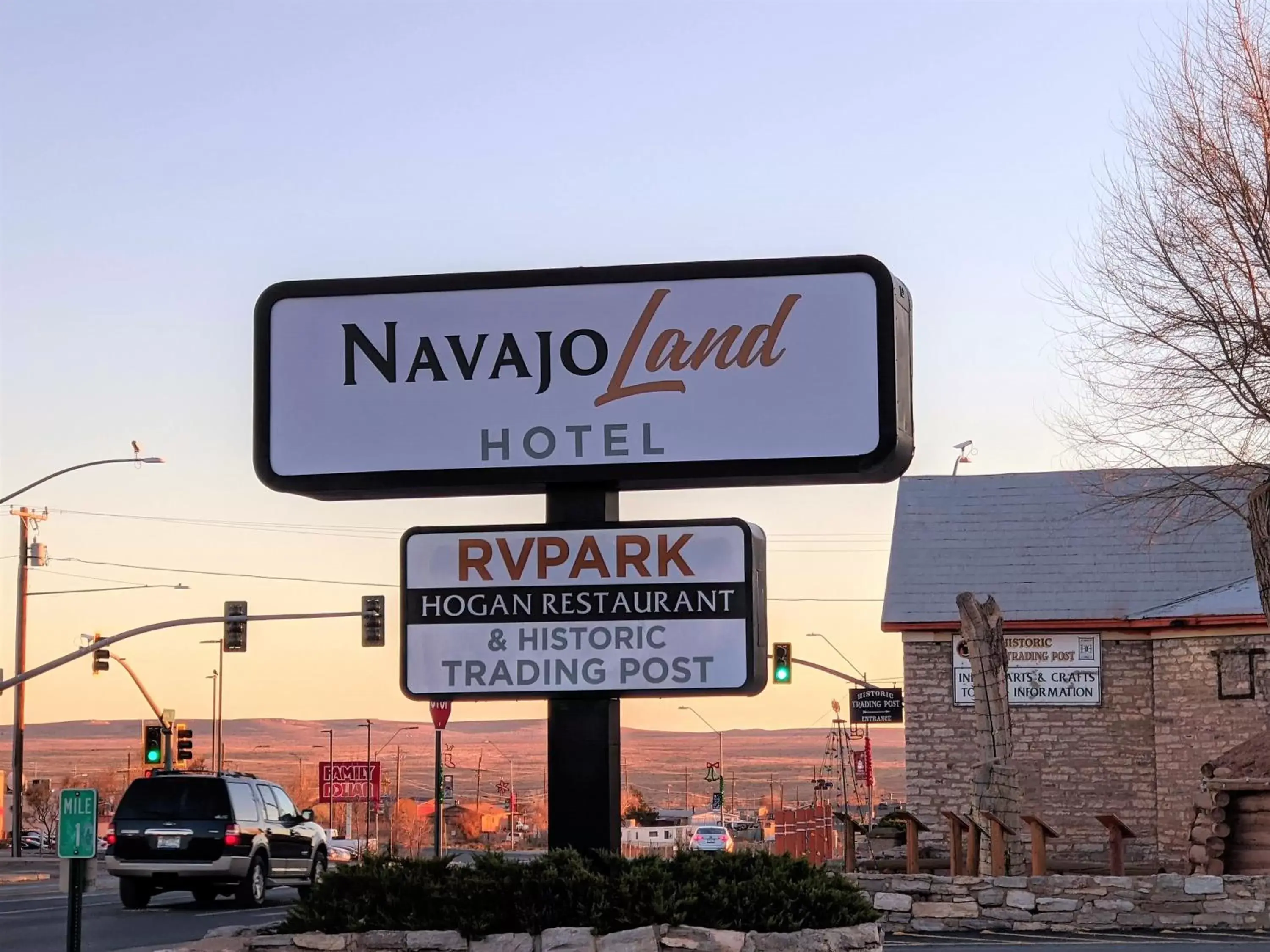 Facade/entrance in NavajoLand Hotel