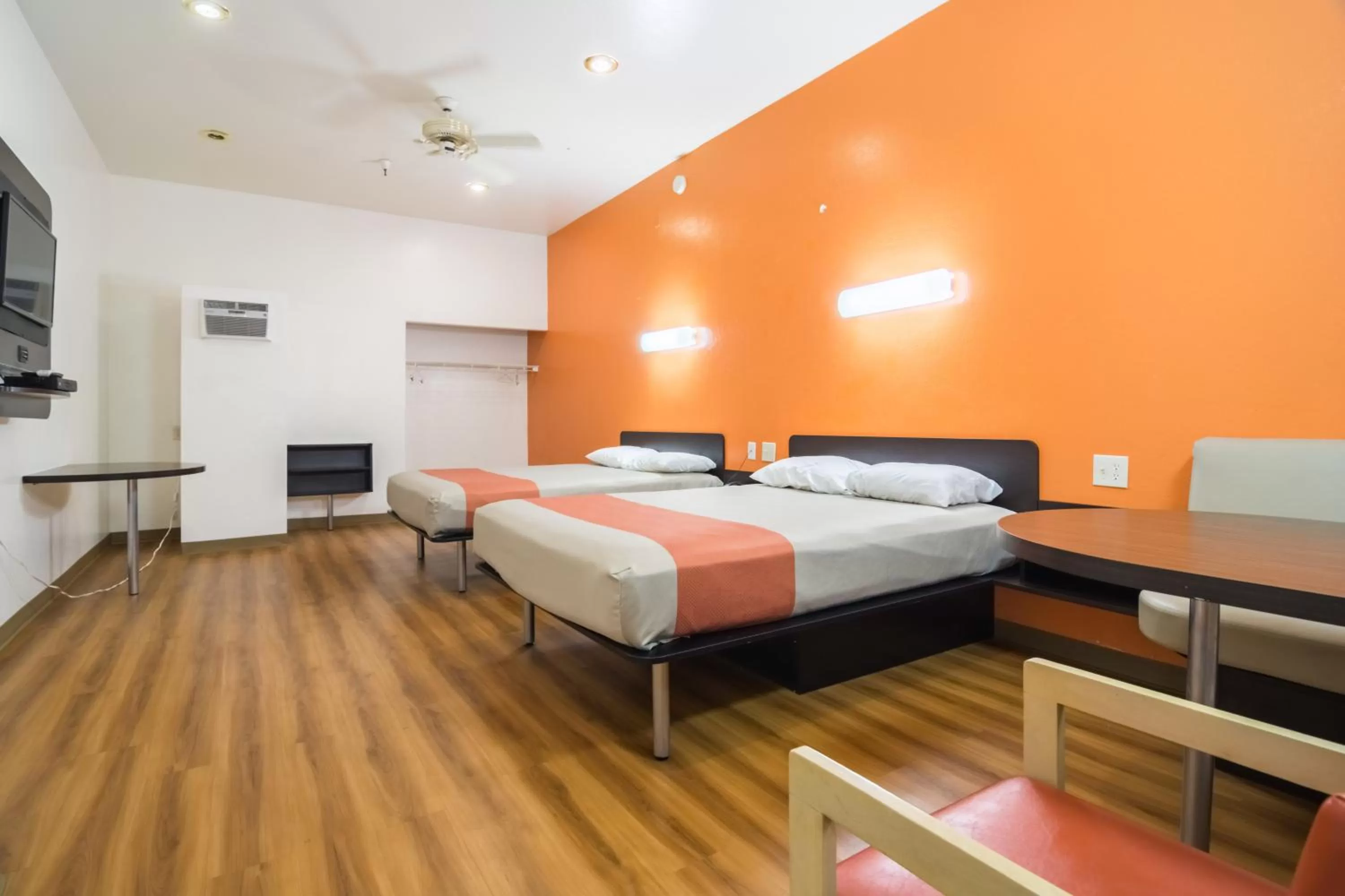 Bedroom, Bed in Motel 6-Globe, AZ