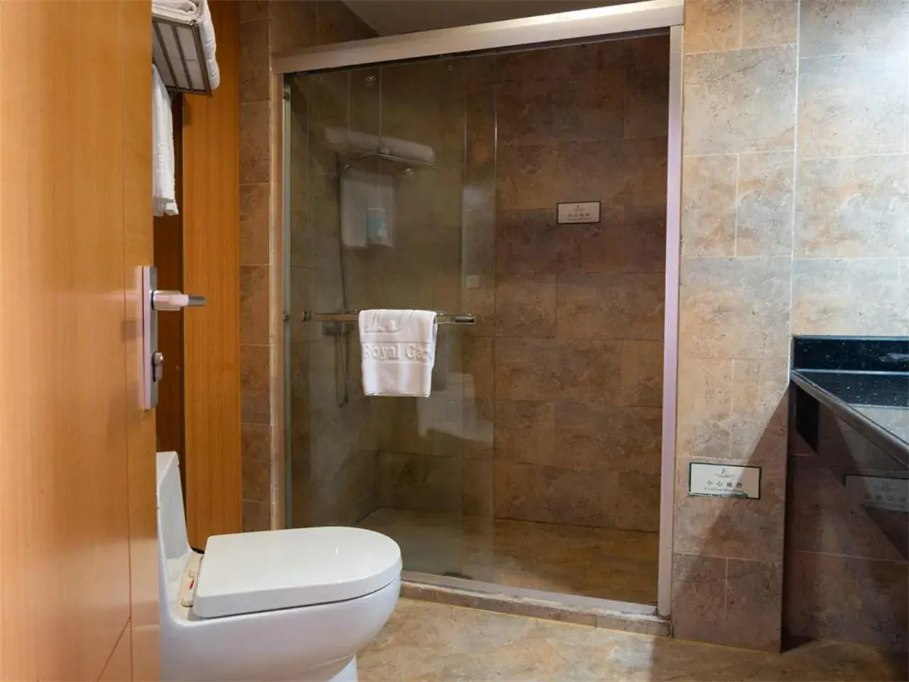 Bathroom in Royal Garden Hotel