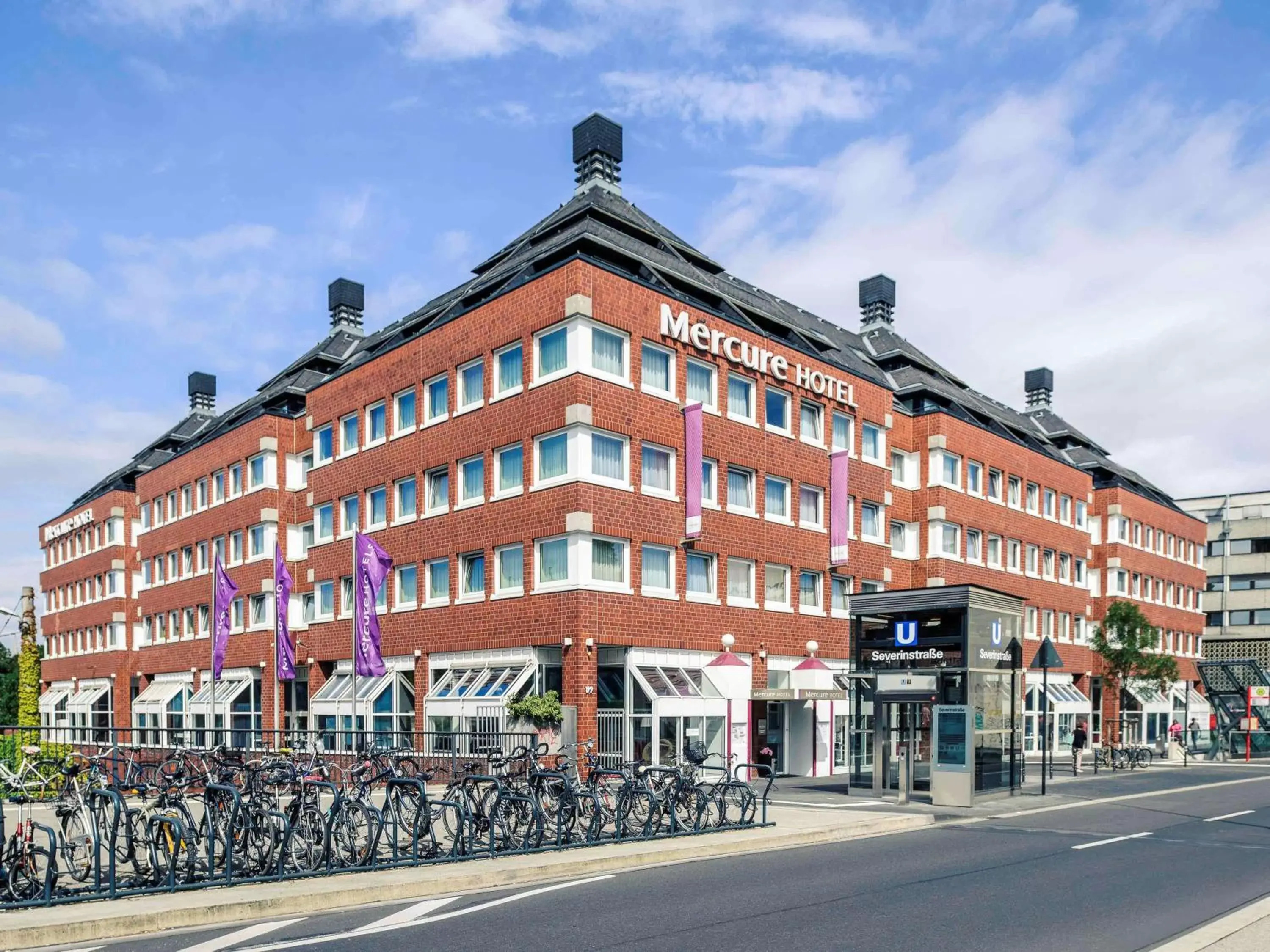 Property building in Mercure Hotel Severinshof Koln City