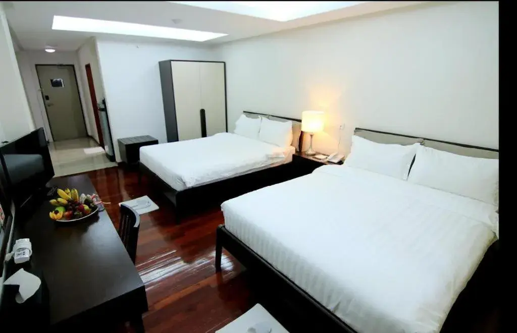 Bedroom, Bed in Myanmar Life Hotel