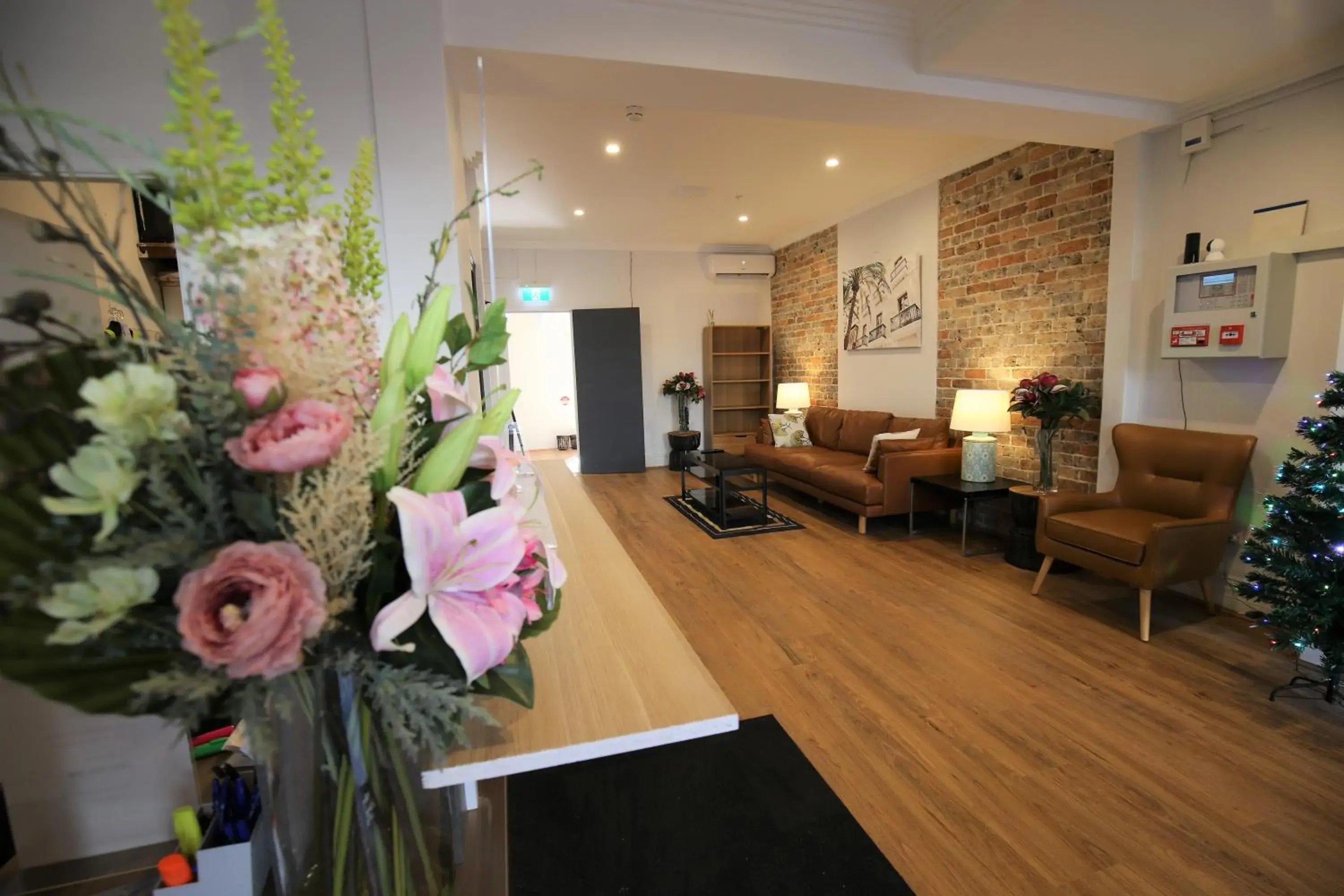 Seating area, Lobby/Reception in Newtown Budget Hotel