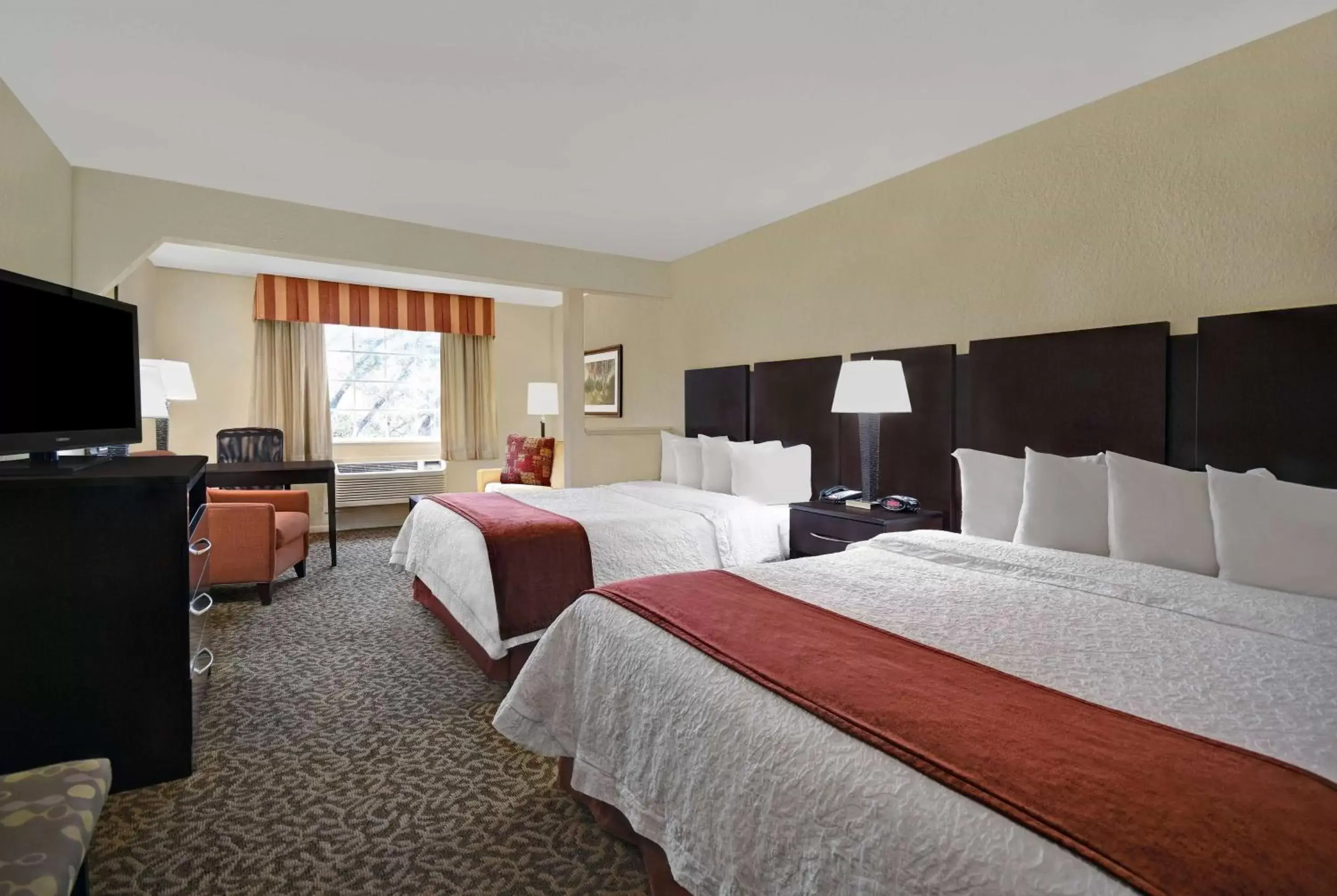 Photo of the whole room, Bed in Baymont by Wyndham Houston/Westchase