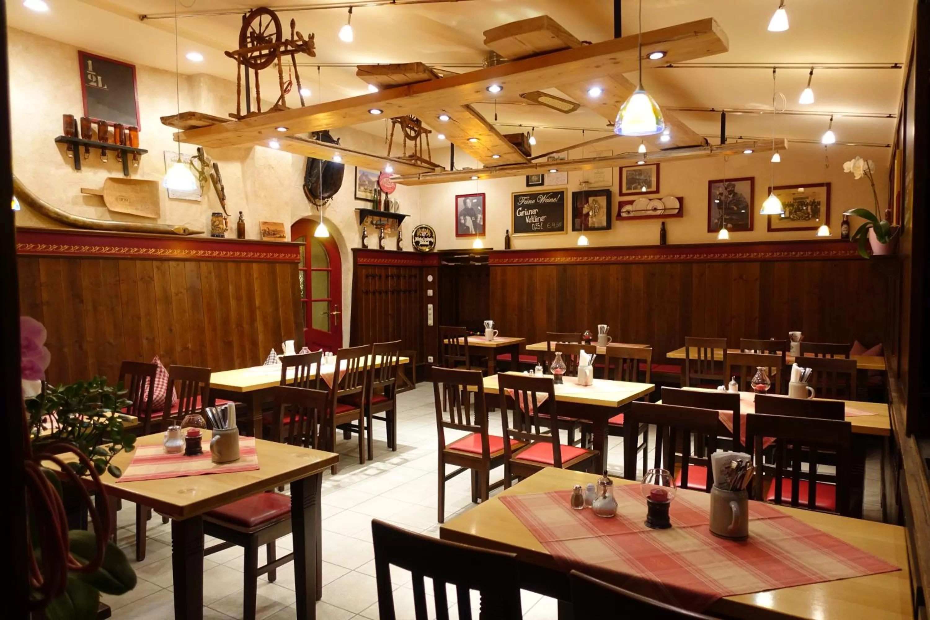 Restaurant/places to eat in Altstadt-Hotel Zum Hechten