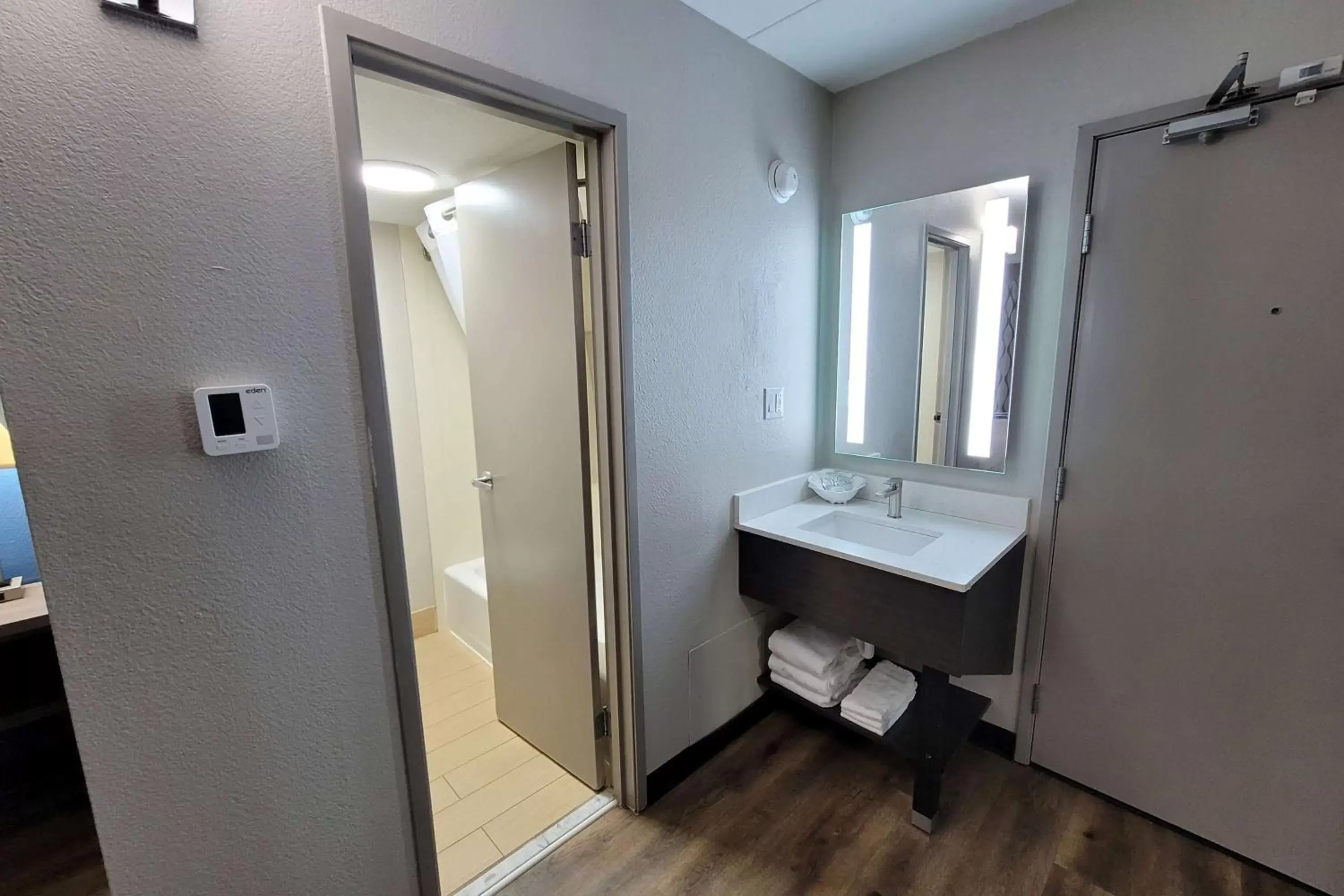 Bathroom in Wingate by Wyndham Wichita Airport