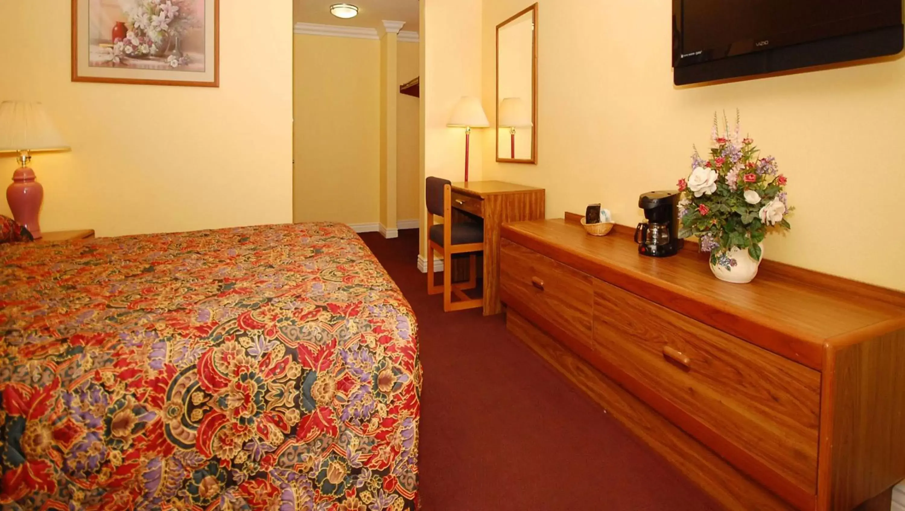 Photo of the whole room, Bed in Magnuson Hotel Blythe Photo of the whole room, Bed in Magnuson Hotel Blythe