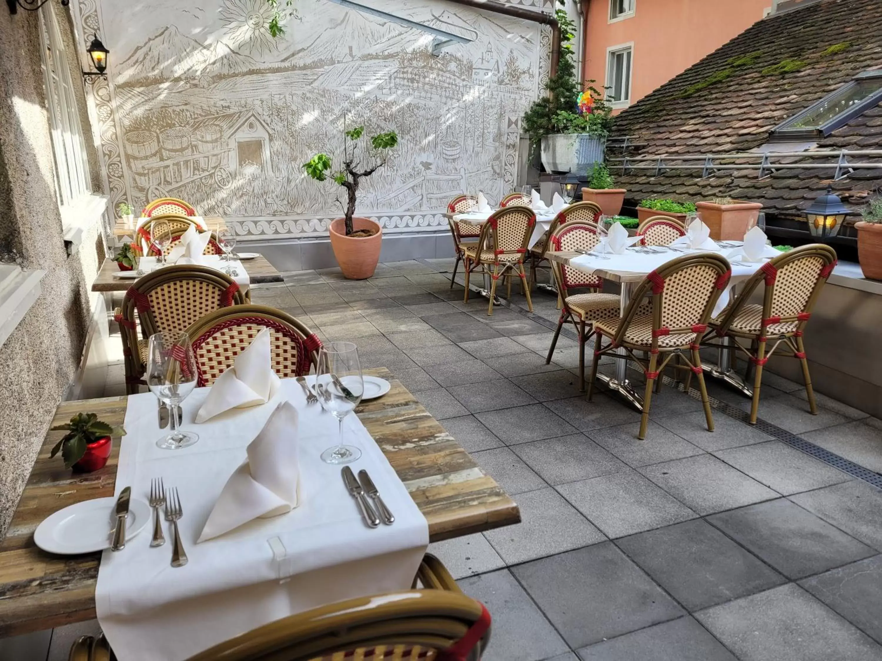 Restaurant/Places to Eat in Zunfthaus zur Rebleuten