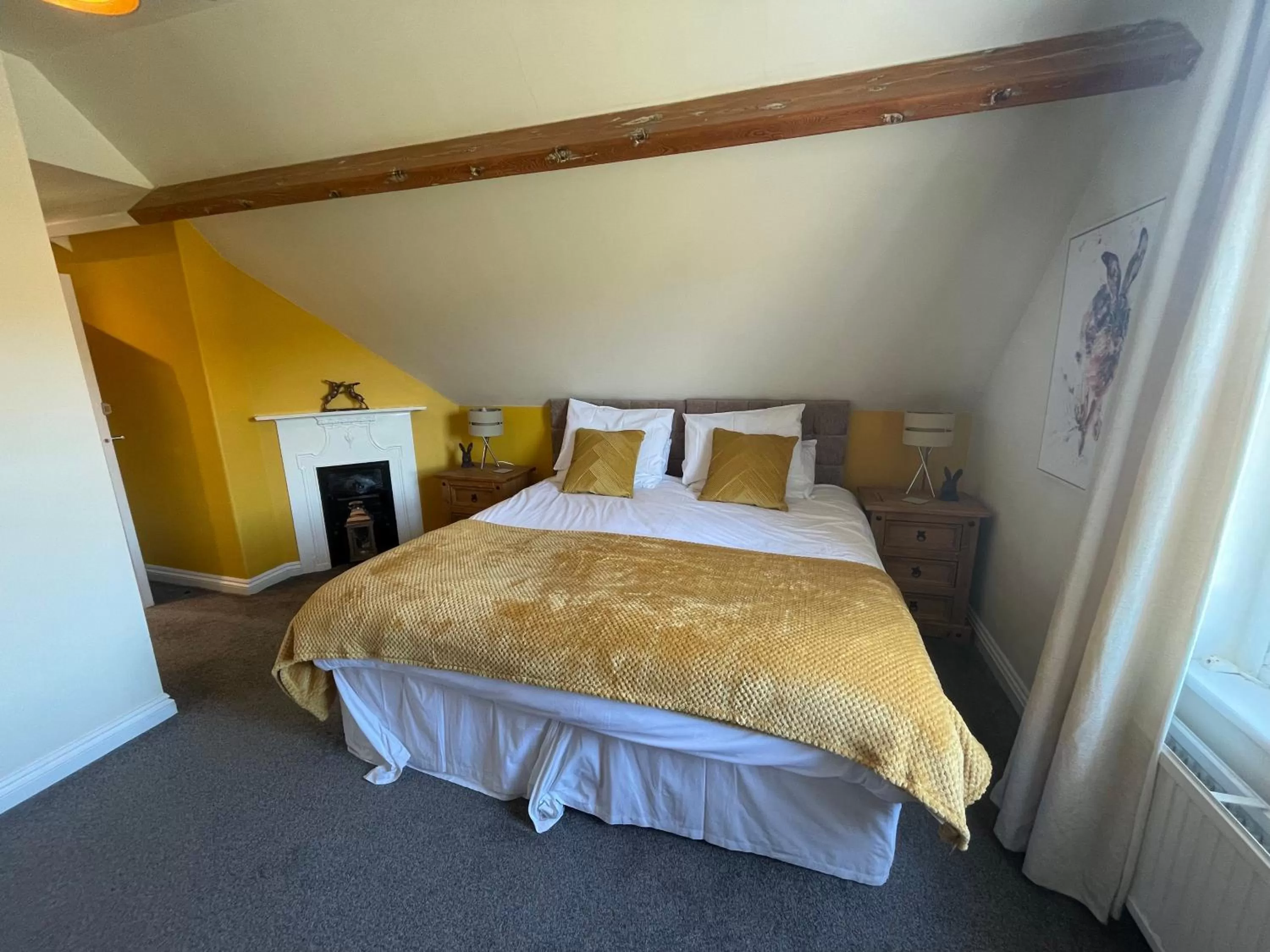 Bedroom, Bed in The Fylingdales Inn