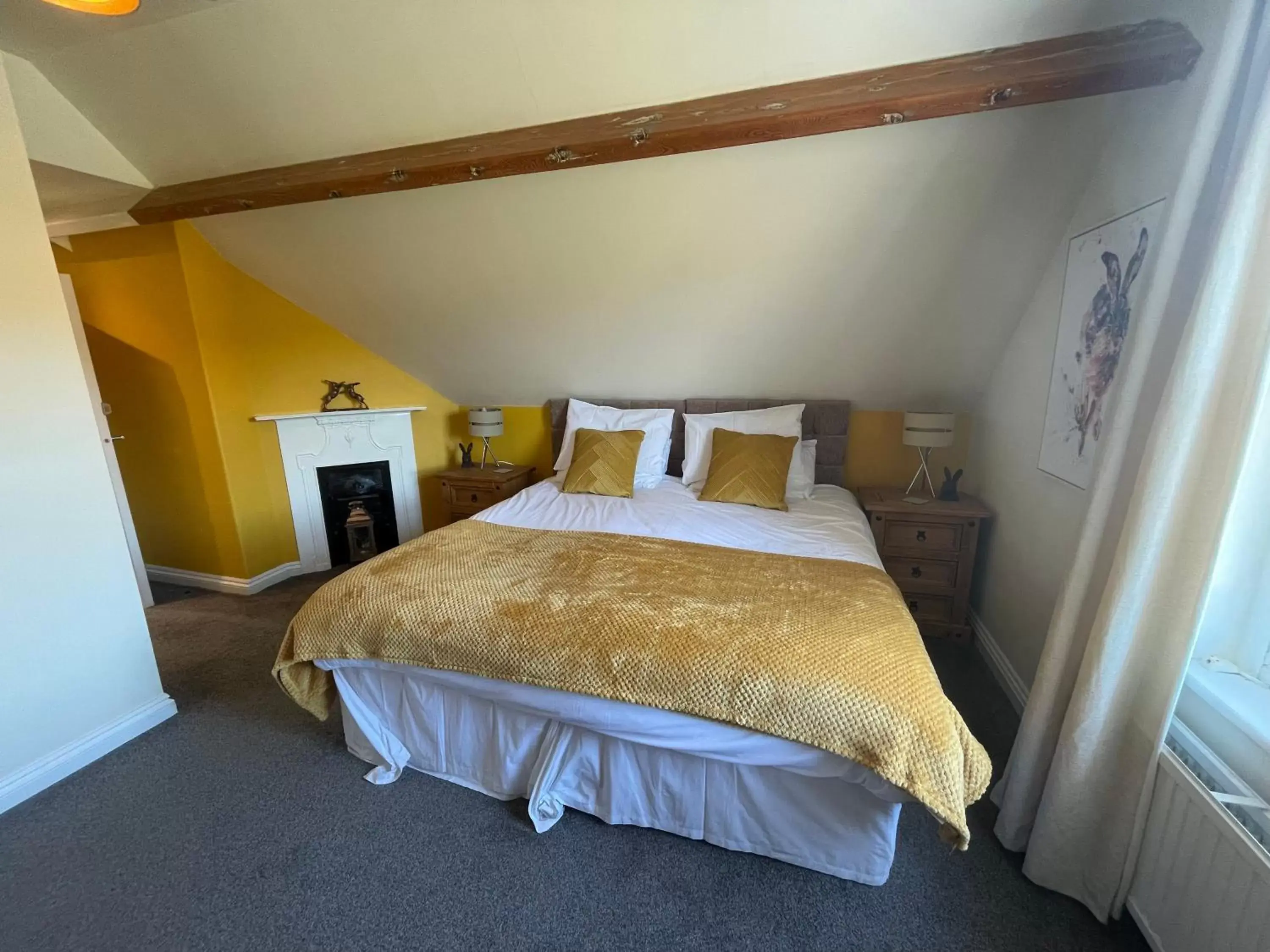 Bedroom, Bed in The Fylingdales Inn
