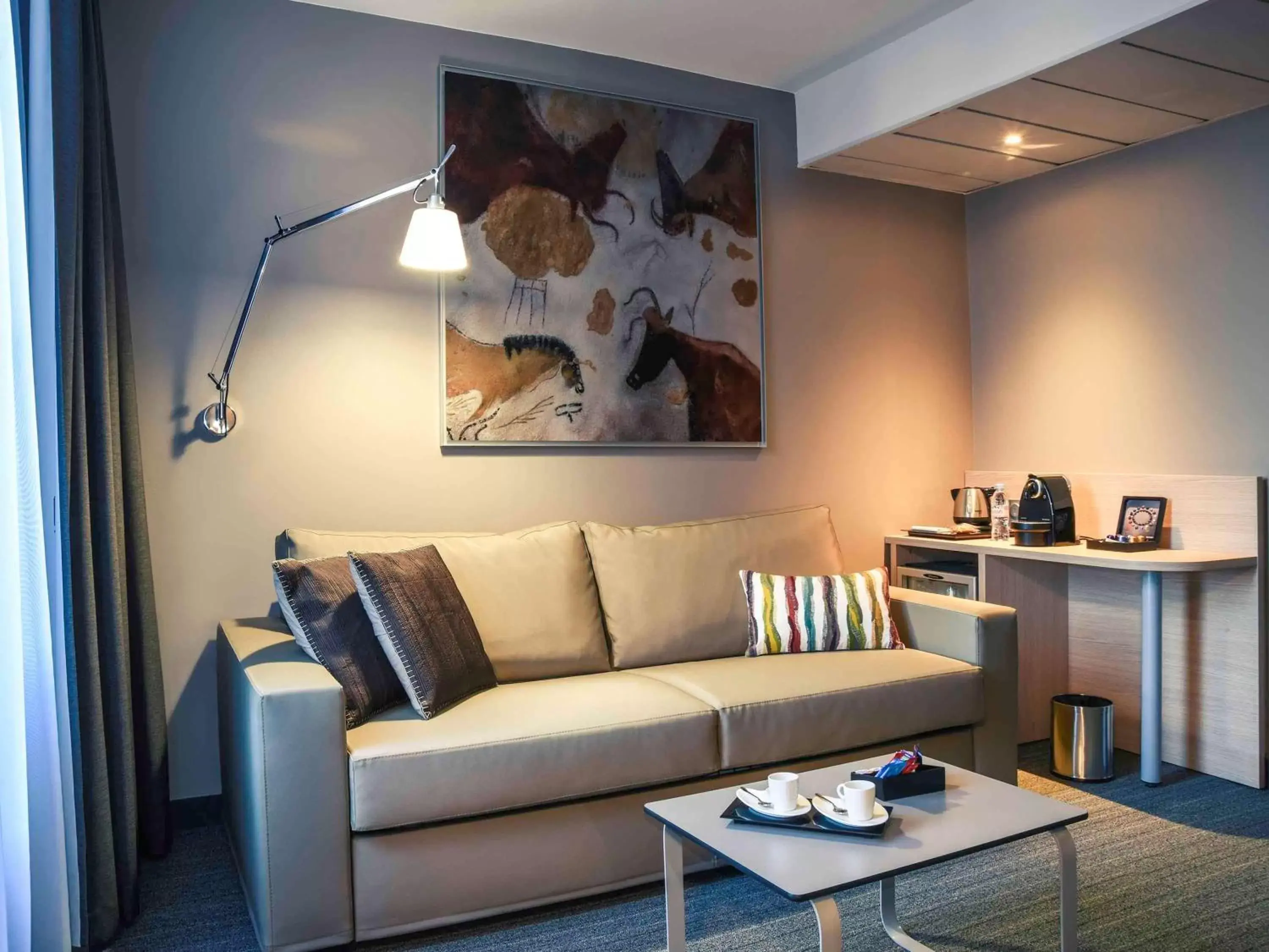 Photo of the whole room, Seating Area in Mercure Périgueux Centre Historique