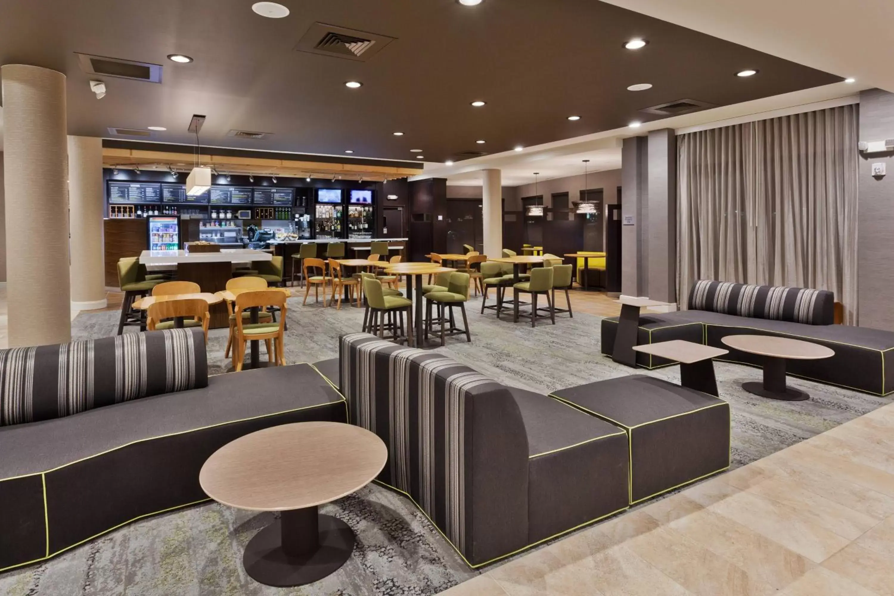 Restaurant/Places to Eat in Courtyard by Marriott Auburn