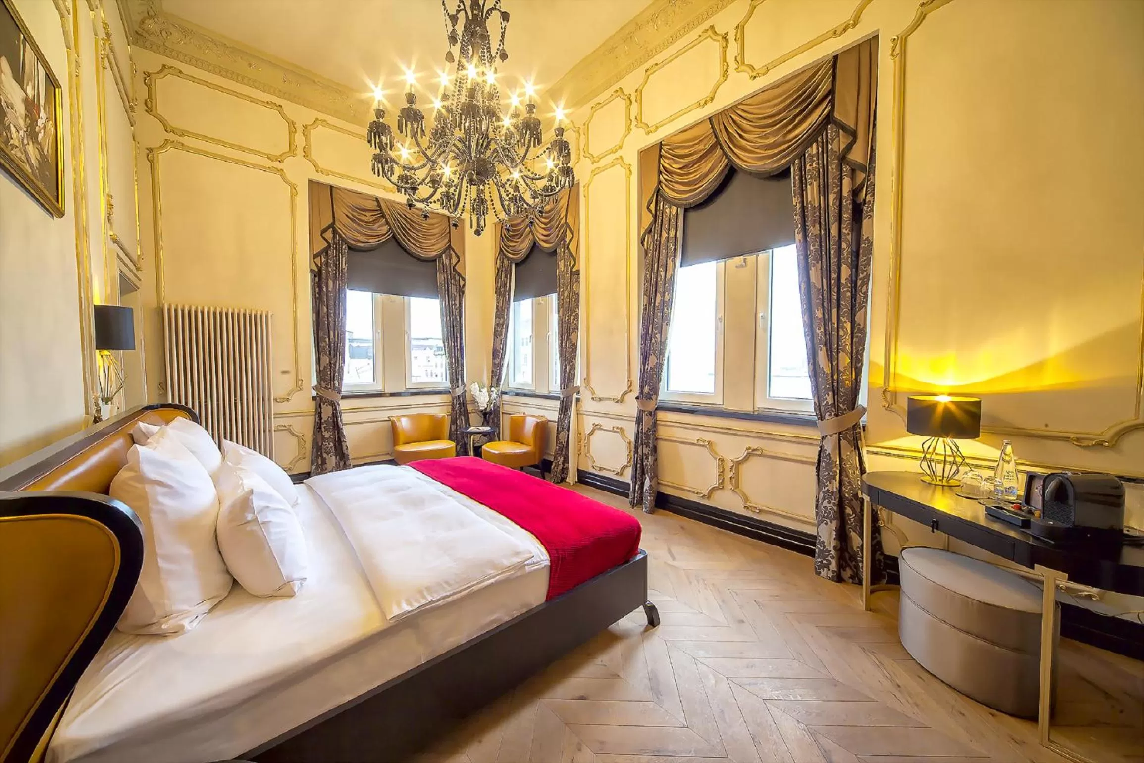 Property building, Bed in Nordstern Hotel Galata