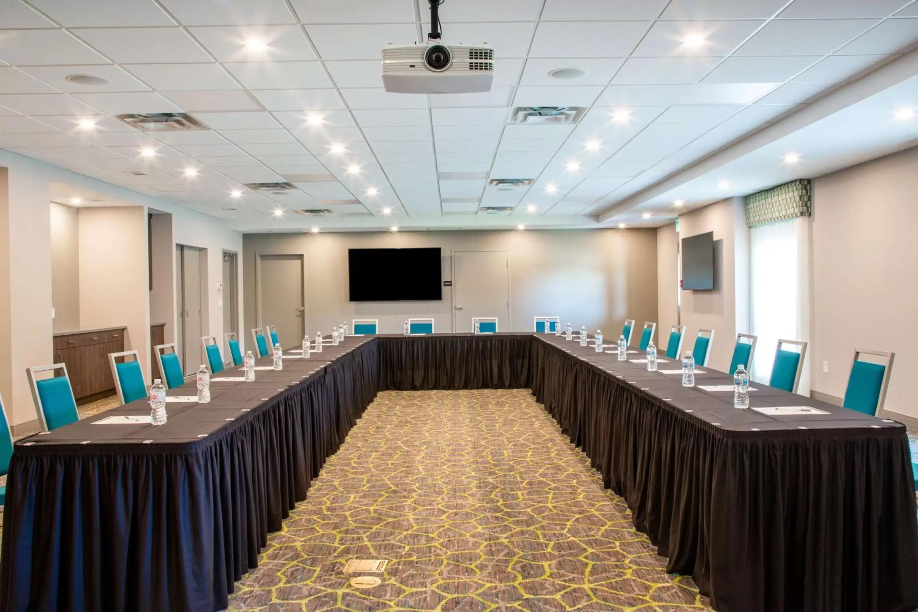 Meeting/conference room in Hampton Inn & Suites Edmonton St. Albert, Ab