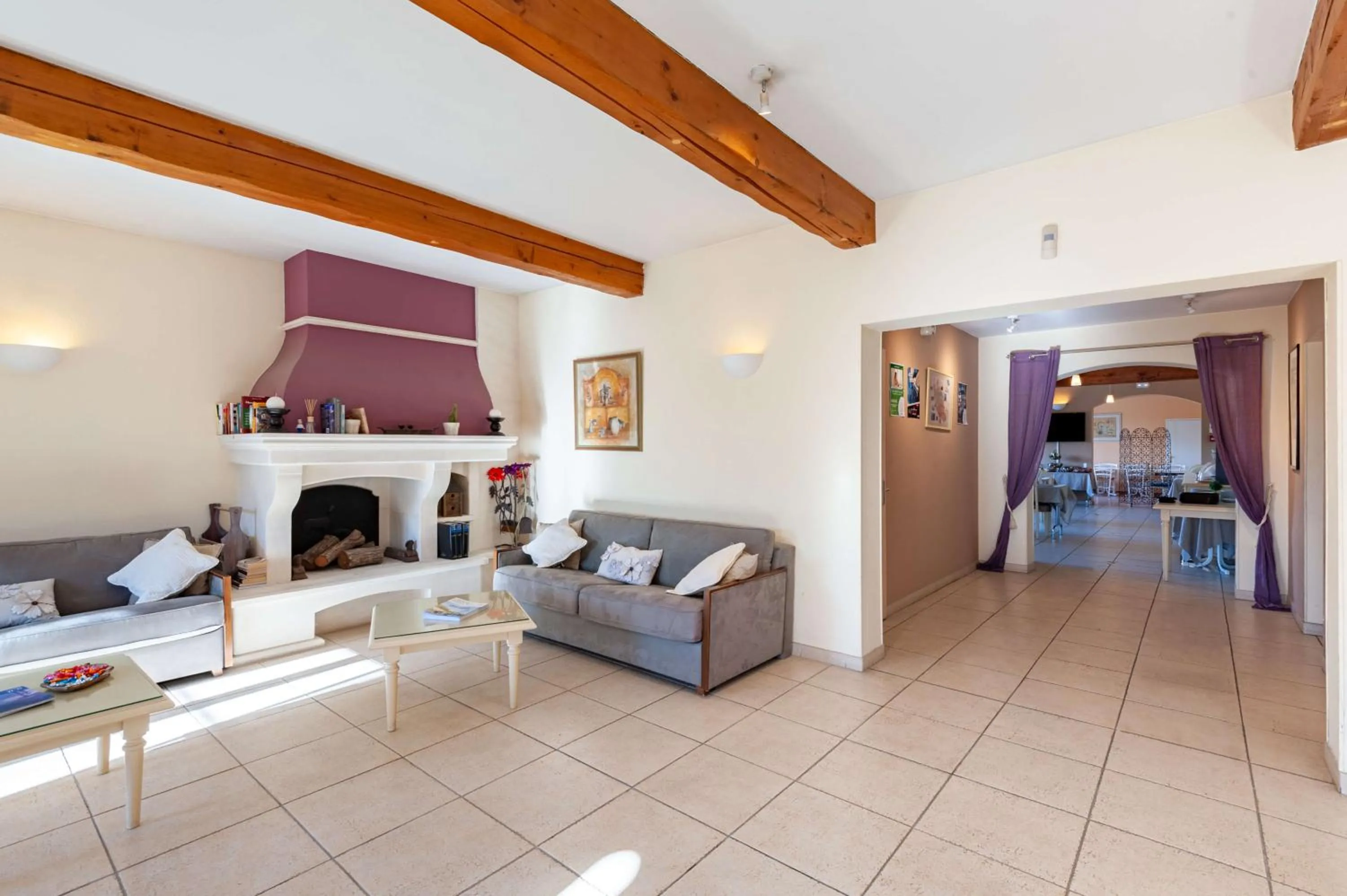 Lobby or reception in Residhotel Golf Grand Avignon