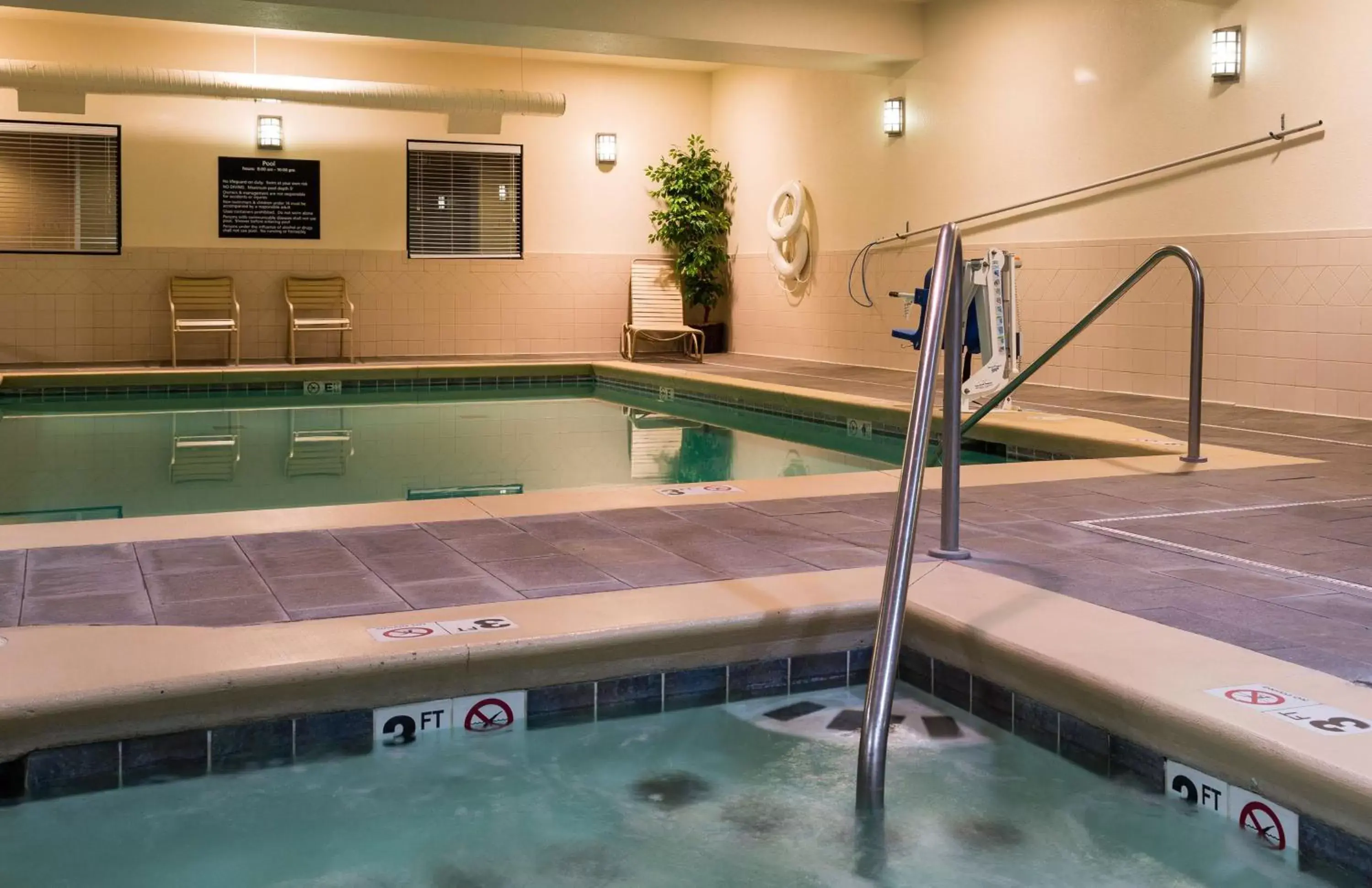 Pool view, Swimming Pool in Hampton Inn Pendleton