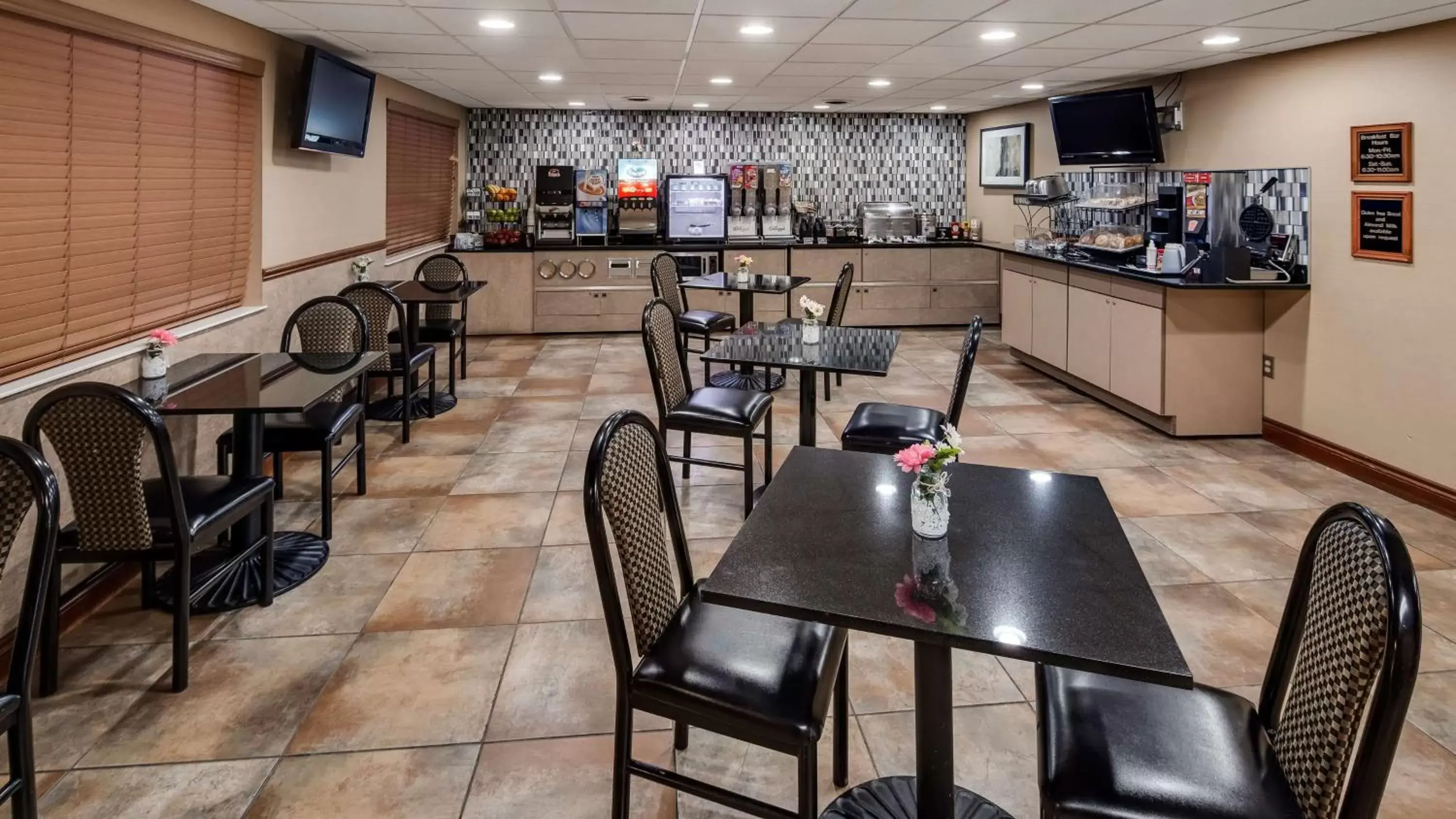 Restaurant/Places to Eat in Best Western Lapeer Inn