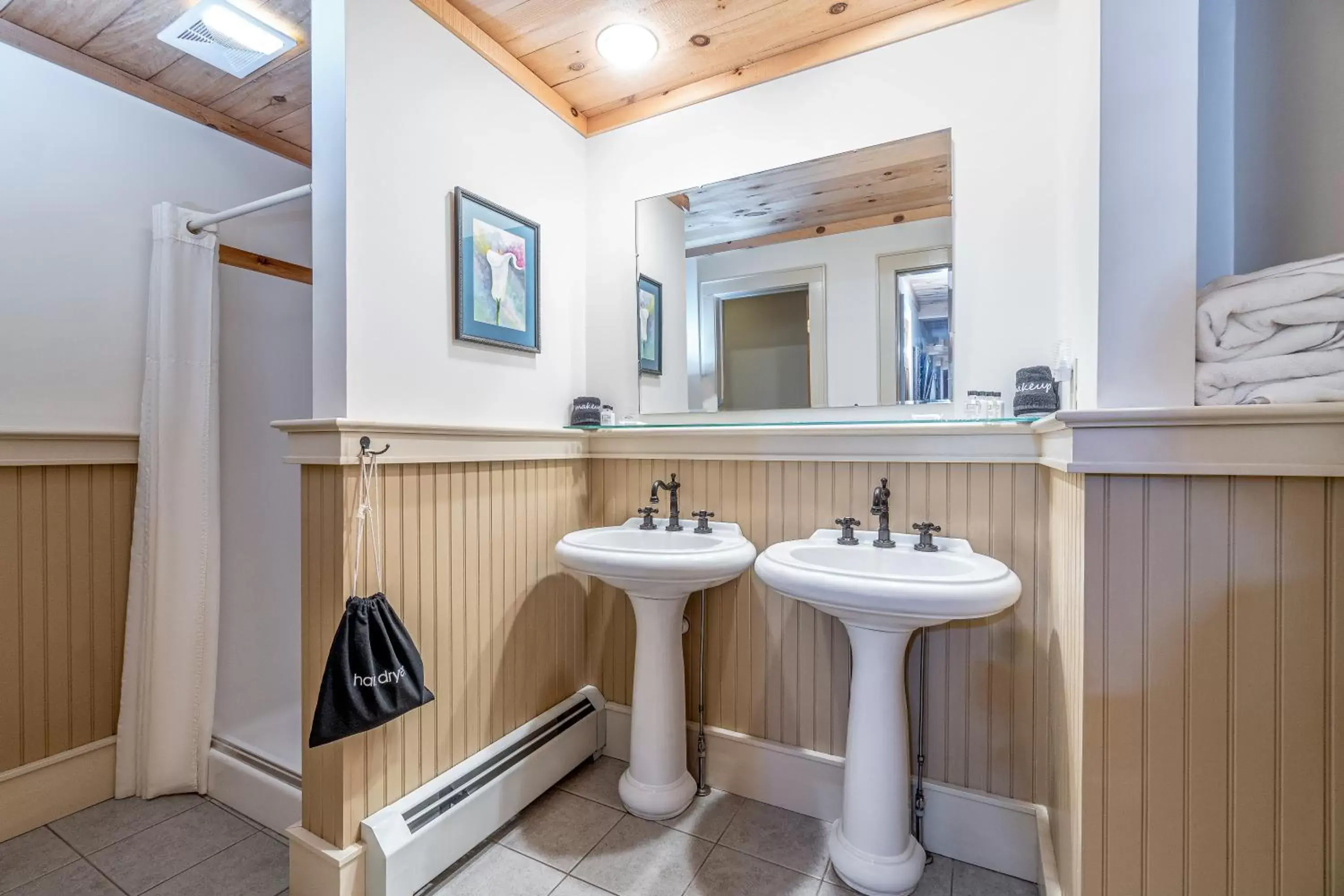 Bathroom in The Alpine Lodge