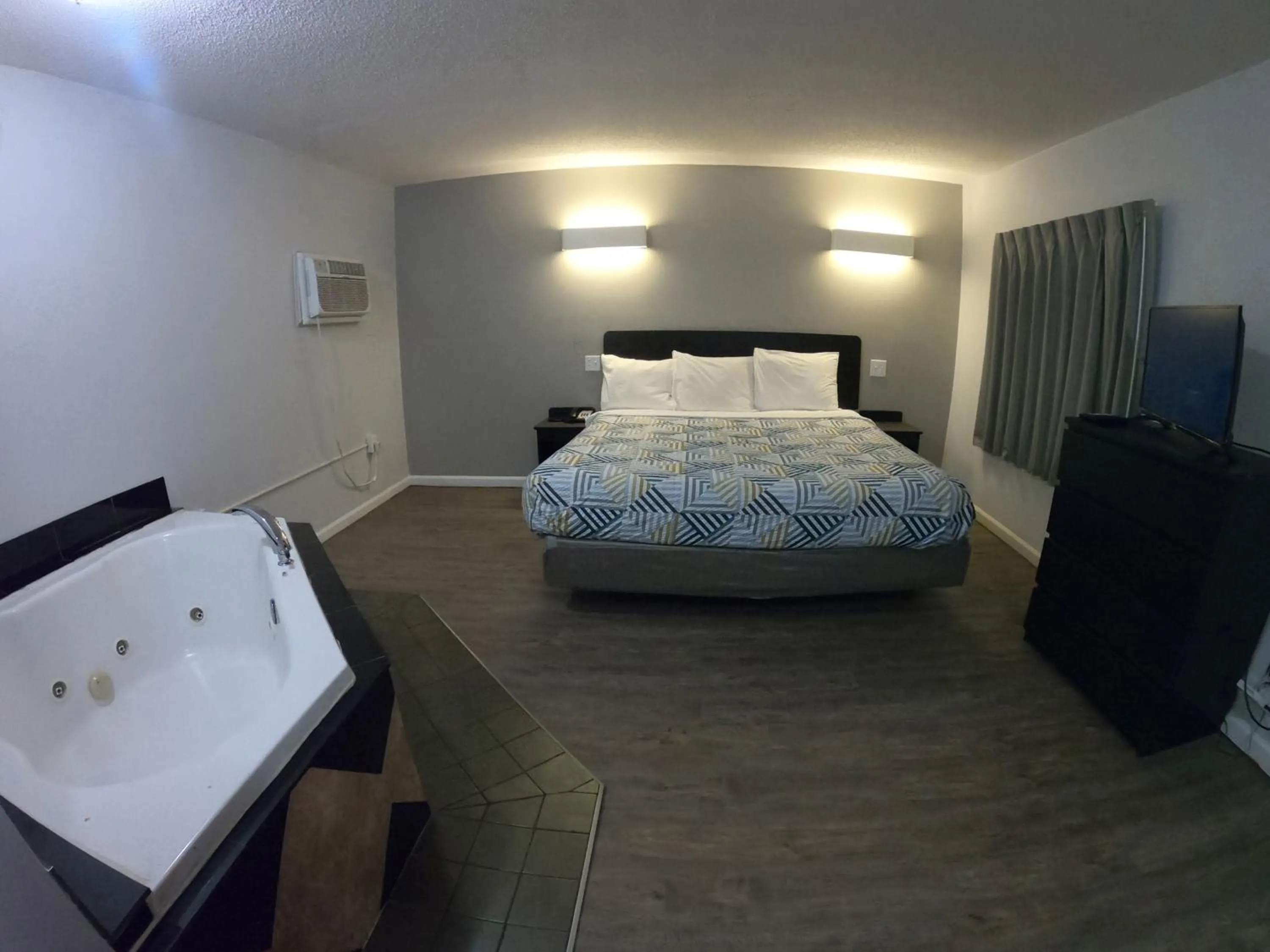 Bedroom, Bed in Motel 6-Toms River, NJ