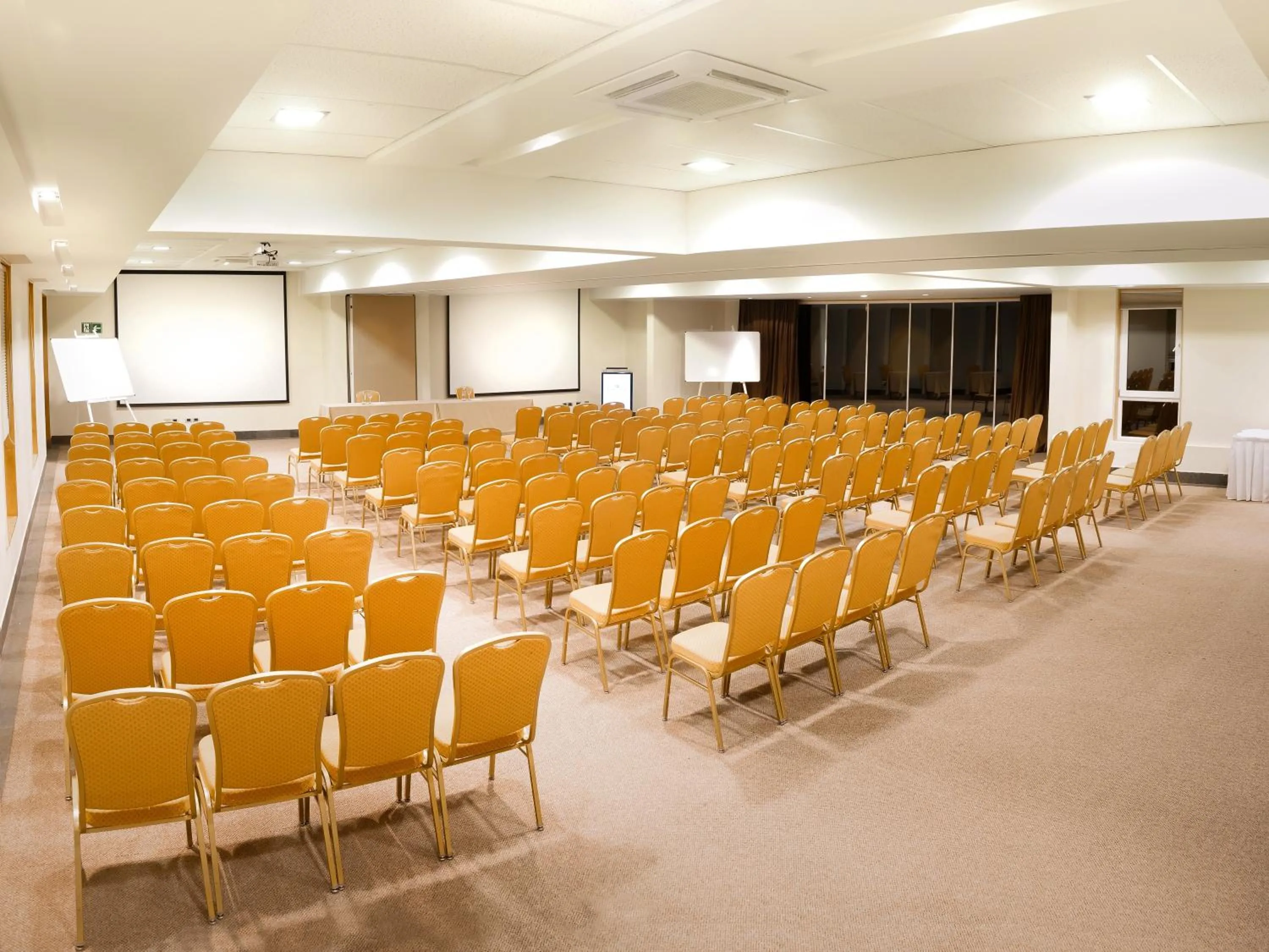 Meeting/conference room in Solace Hotel Puerto Varas