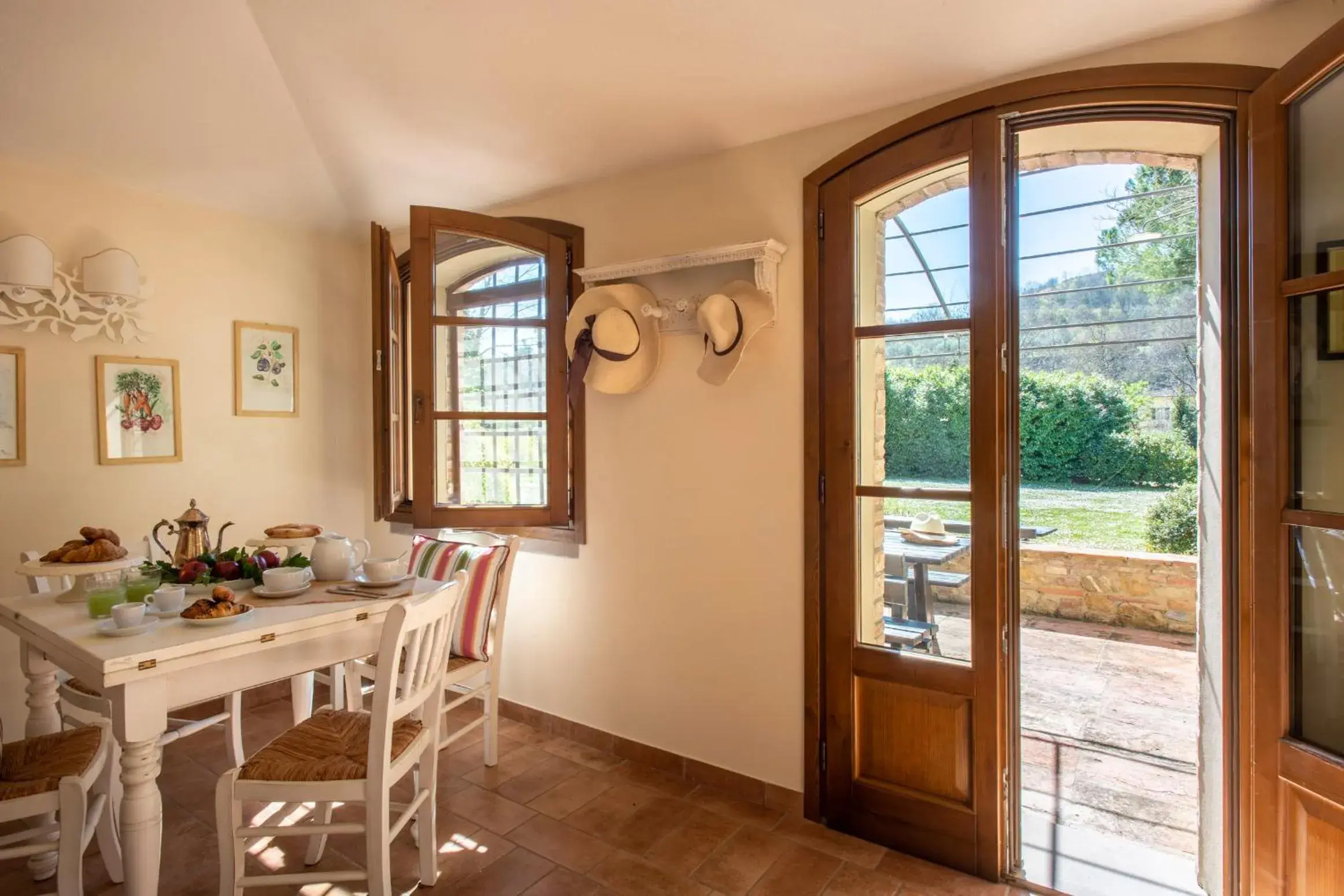 Patio, Dining Area in Borgo San Benedetto