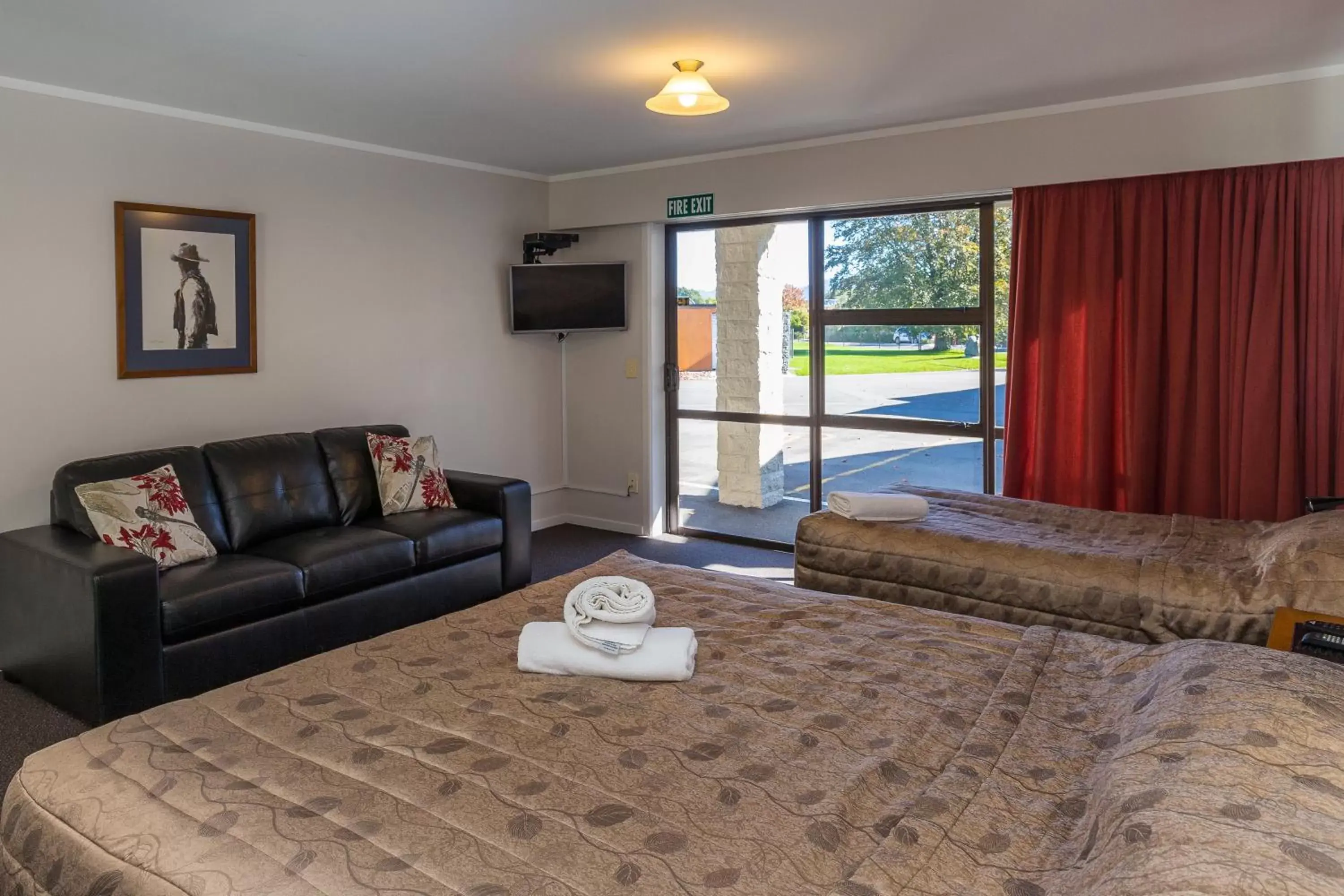 Seating Area in Cherylea Motel