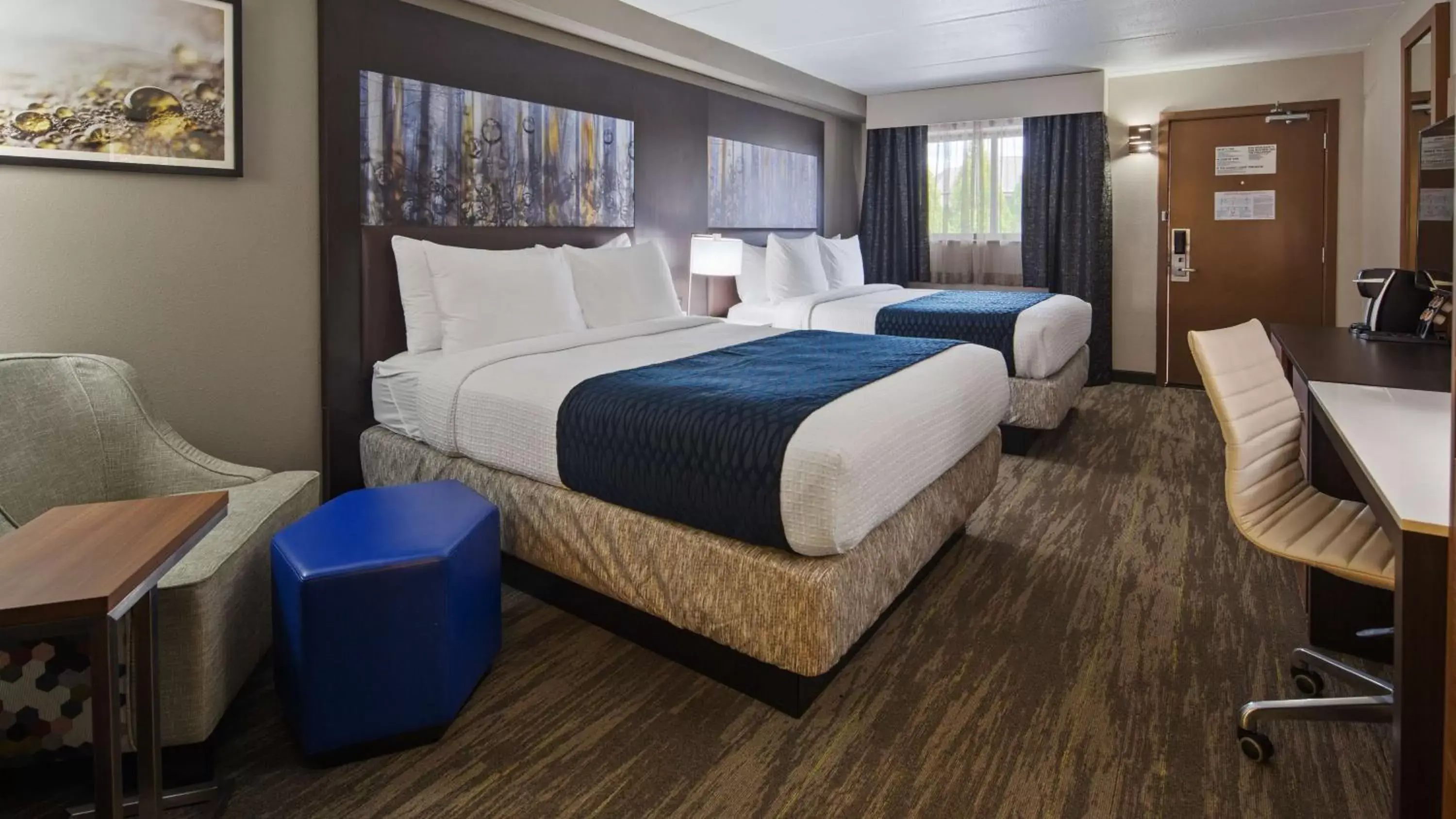 Photo of the whole room, Bed in Best Western Atlanta-Marietta Ballpark Hotel