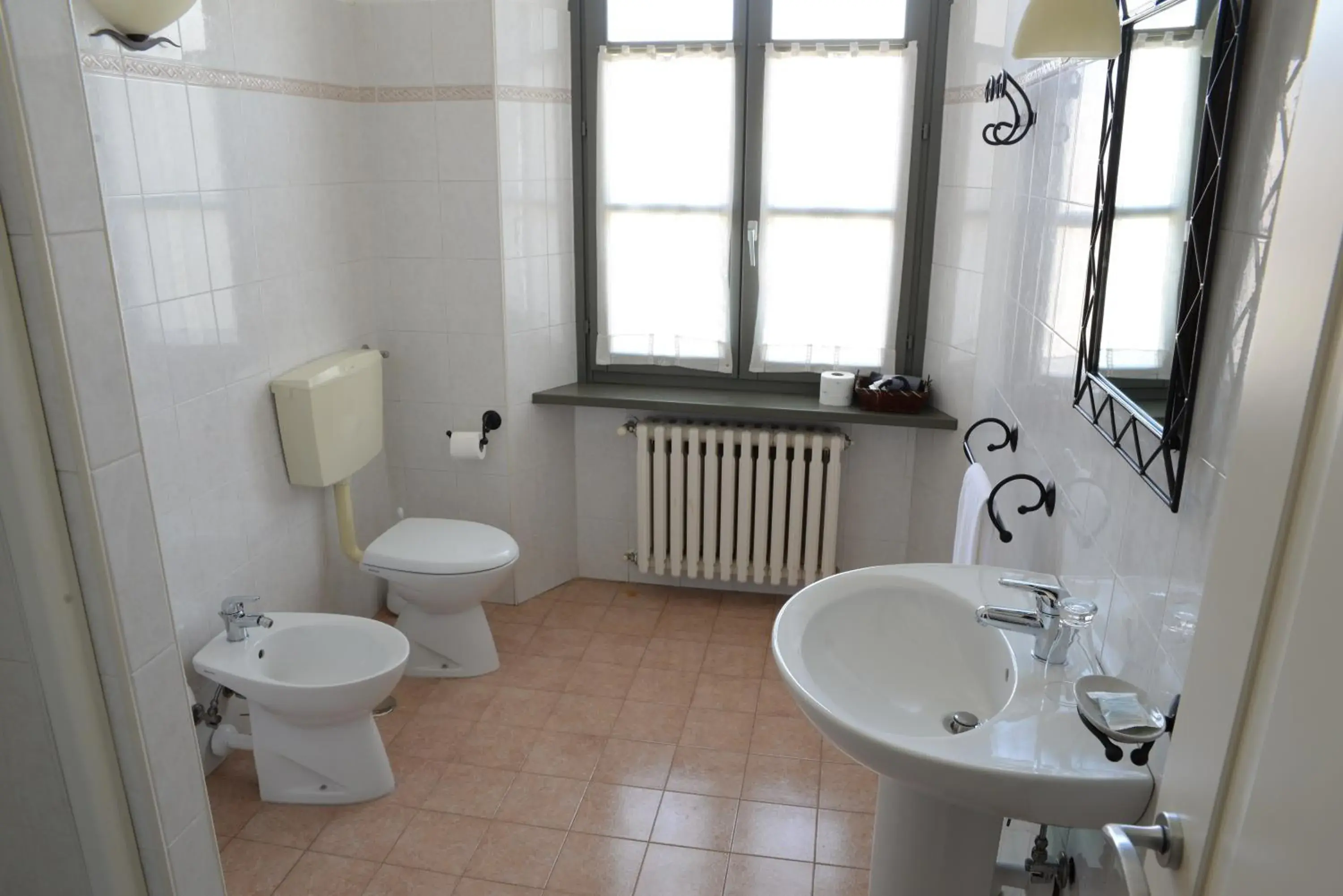 Bathroom in Villa Chiara Hotel