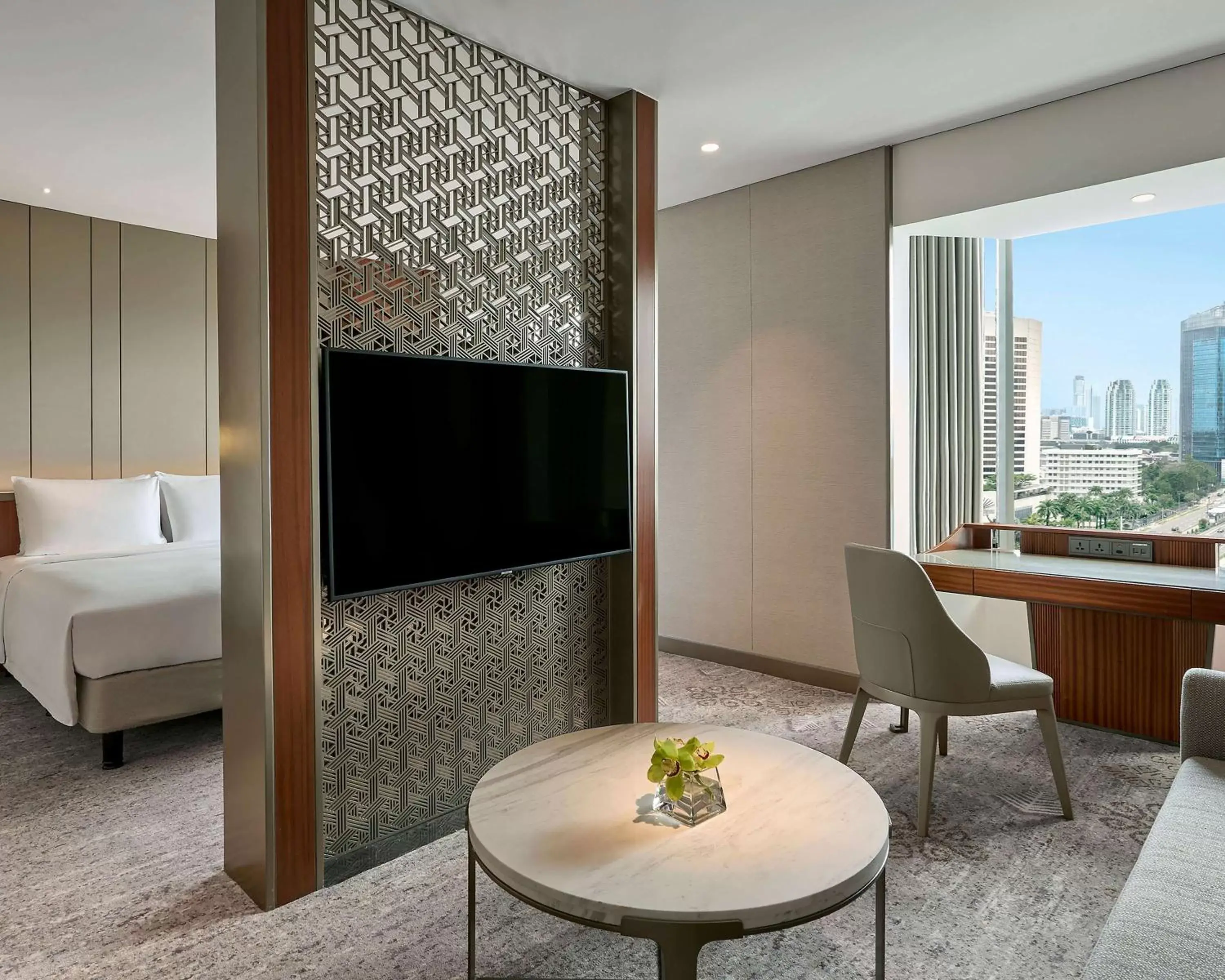 Bedroom, TV/Entertainment Center in Grand Hyatt Jakarta