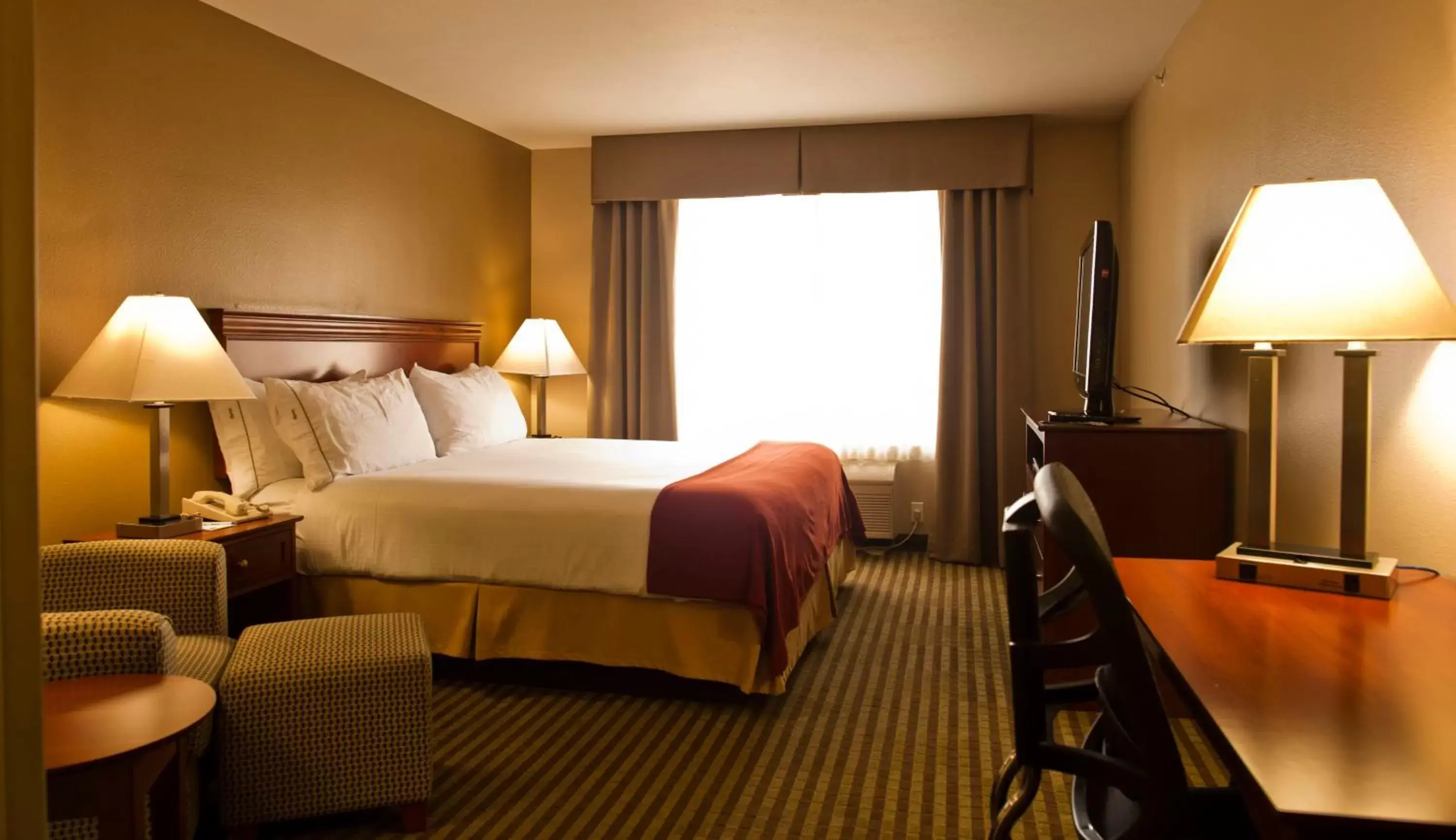 Photo of the whole room, Bed in Holiday Inn Express Walla Walla, an IHG Hotel