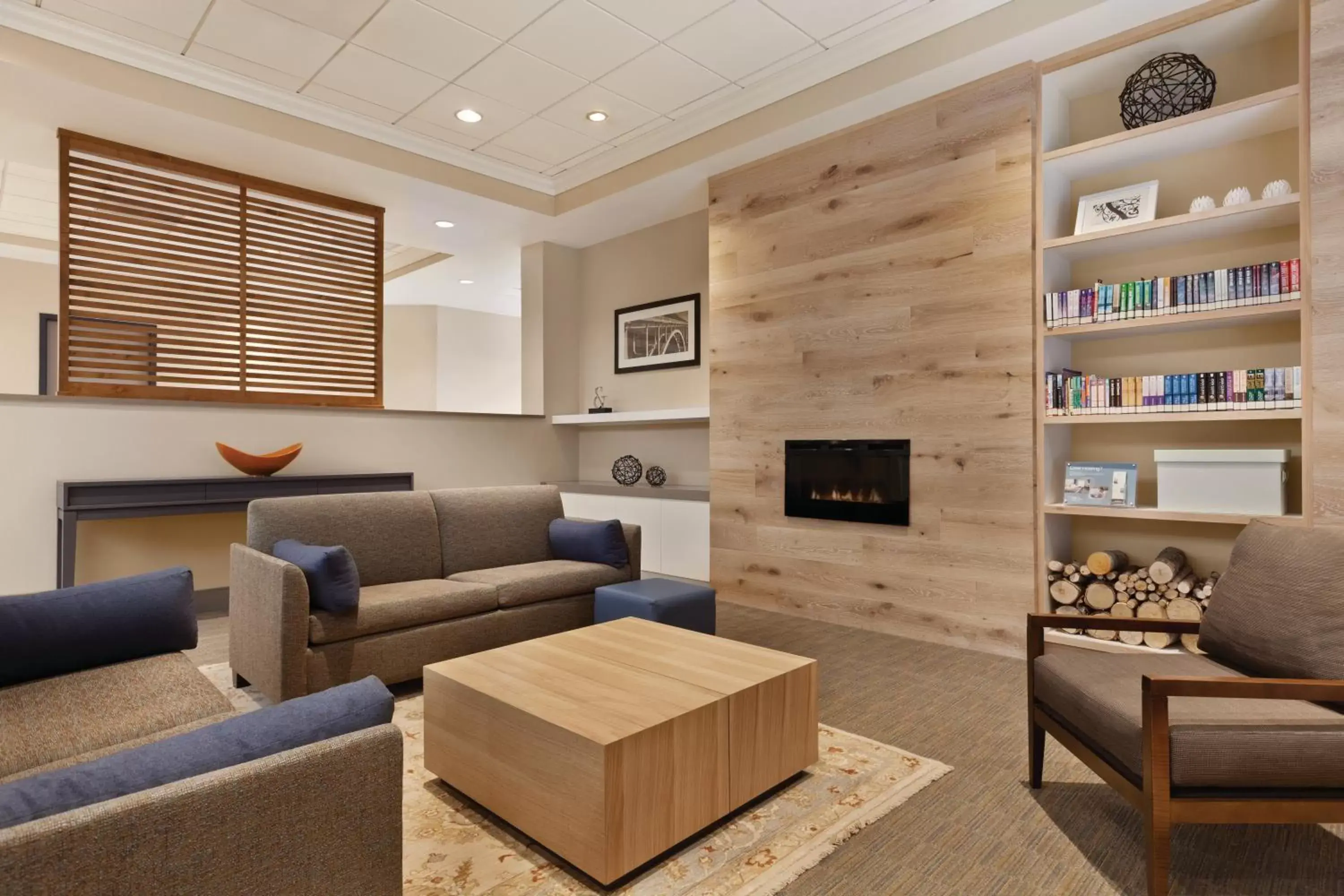 Library, Seating Area in Country Inn & Suites by Radisson, Seattle-Bothell, WA