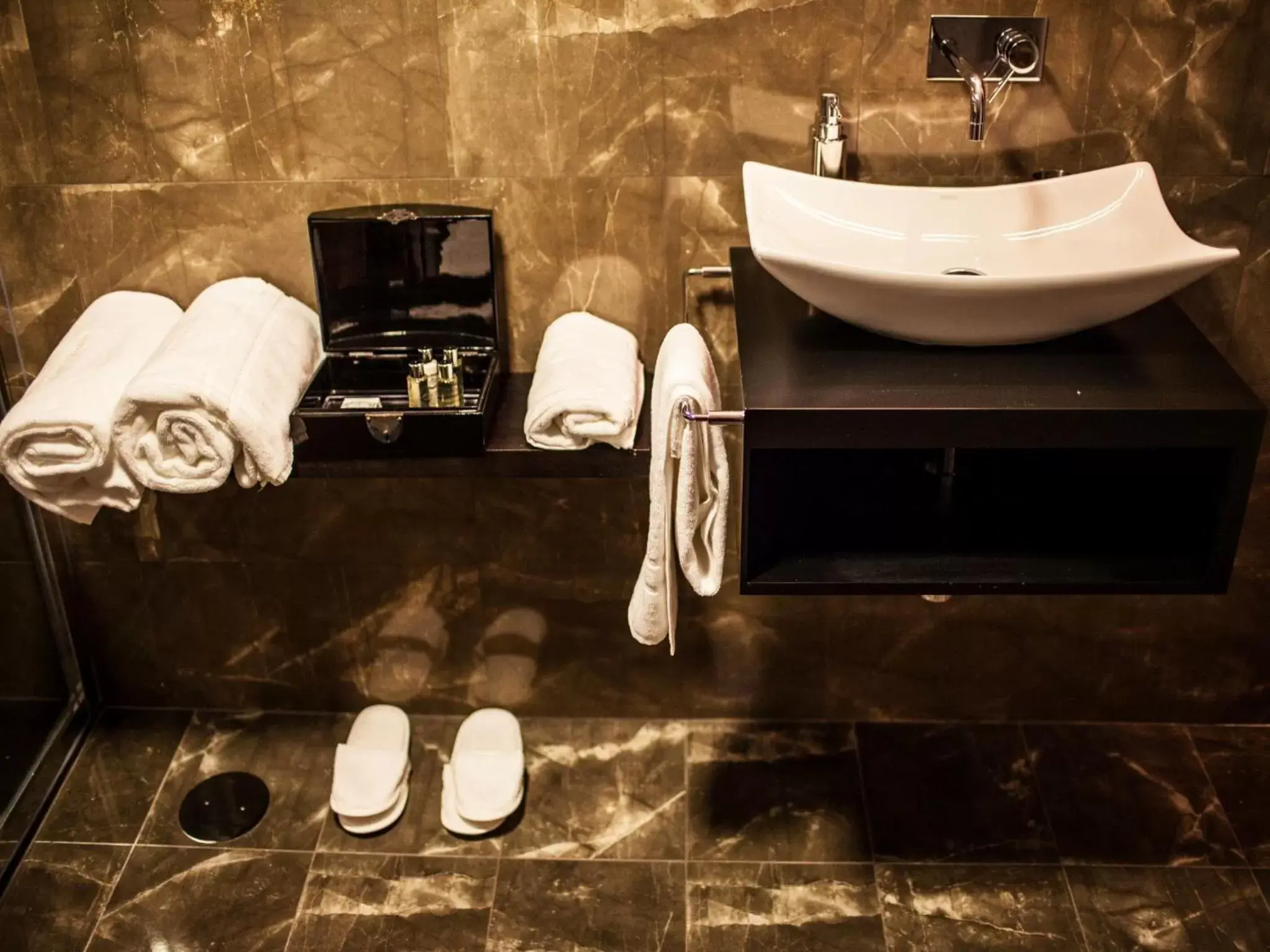 Bathroom in Oporto Loft