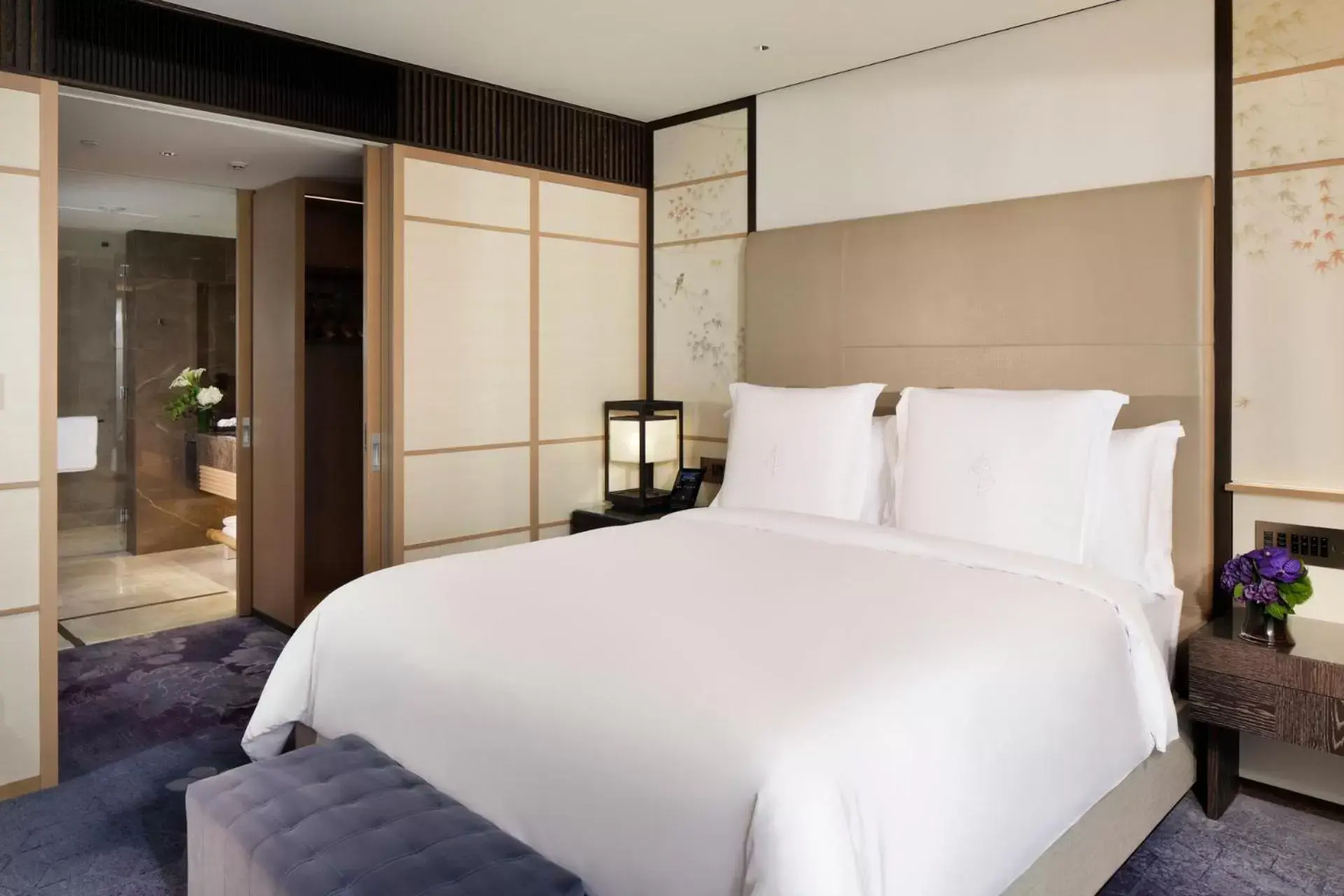 Bedroom, Bed in Four Seasons Hotel Kyoto