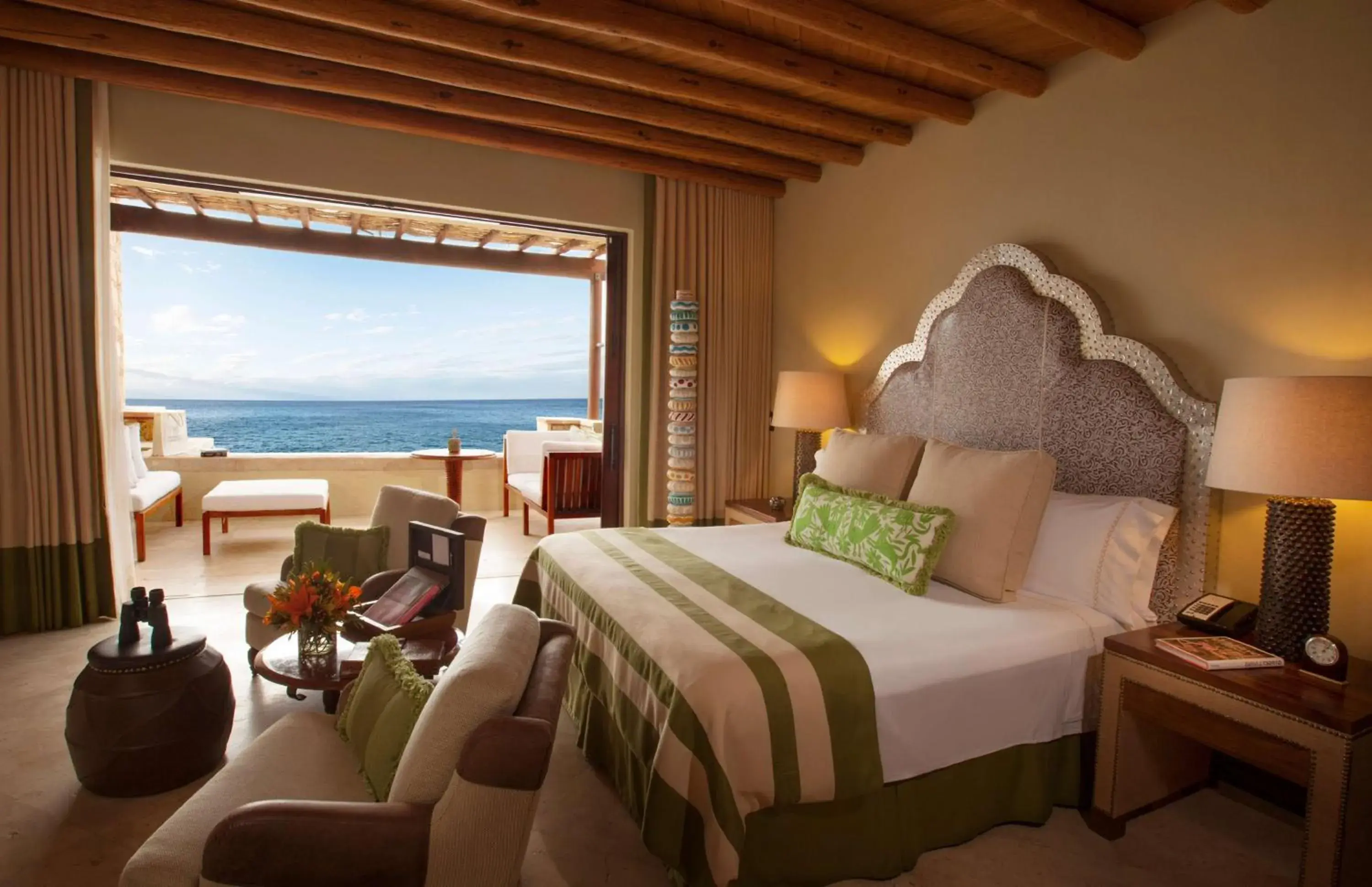 Bed in Waldorf Astoria Los Cabos Pedregal