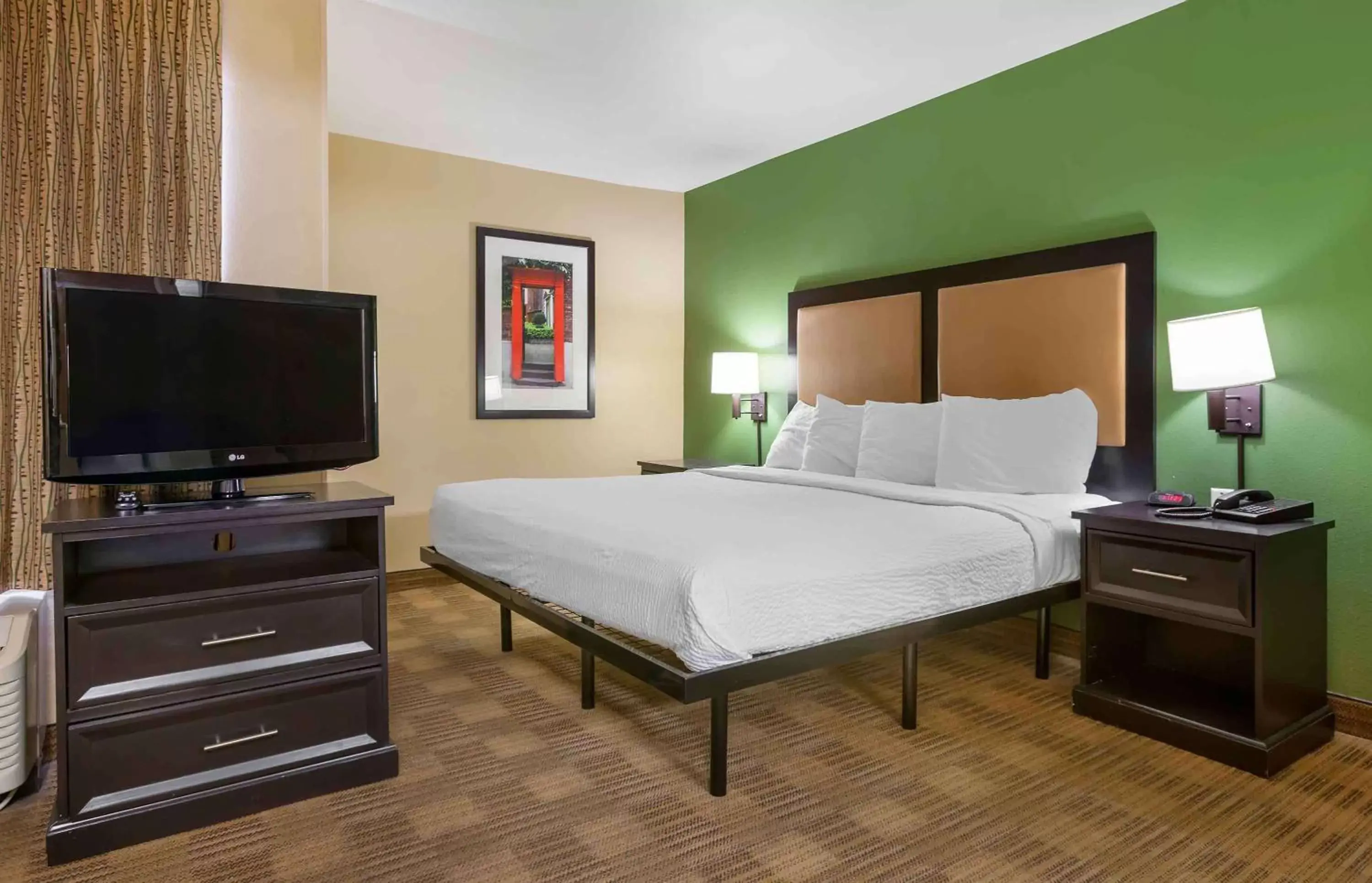 Bedroom, Bed in Extended Stay America Suites - Phoenix - Biltmore