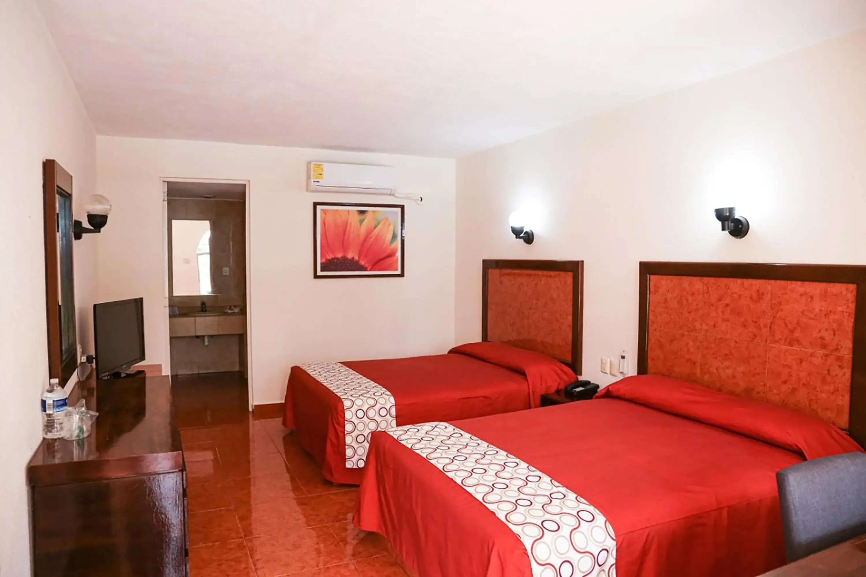 Bed in Hotel & Suites Villa del Sol