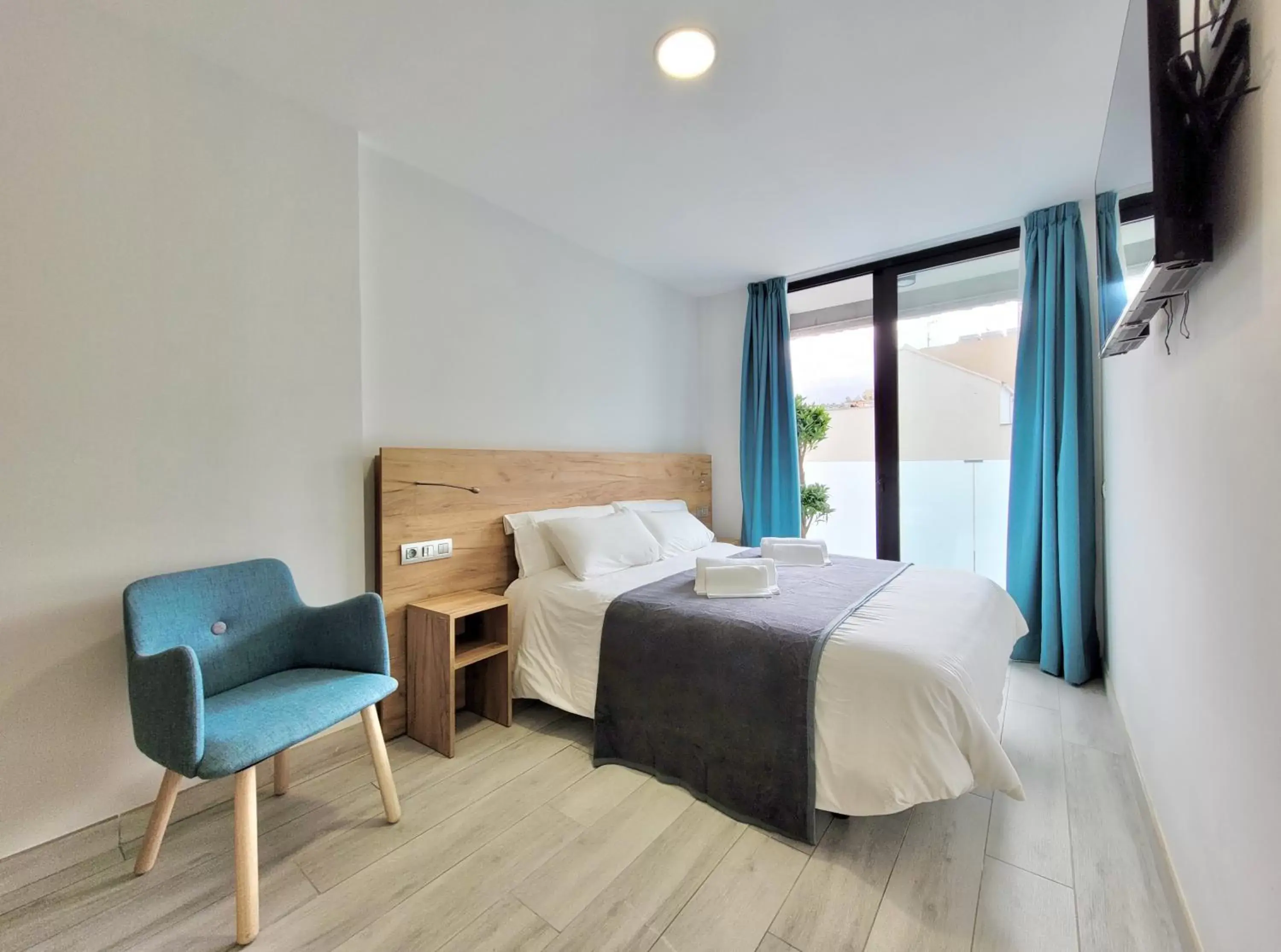 Restaurant/places to eat, Bed in Puerto Azul Restaurant/places to eat, Bed in Puerto Azul