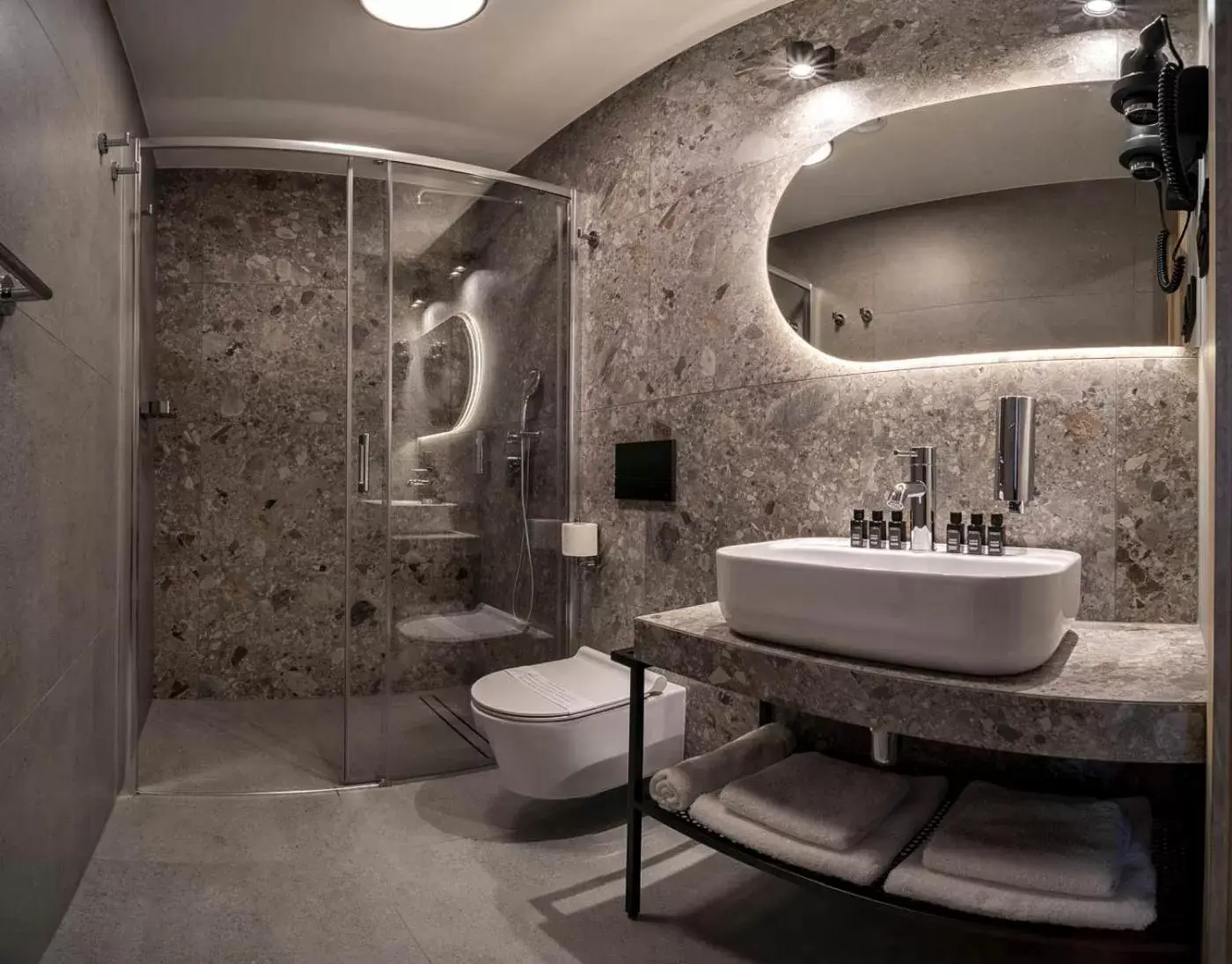Bathroom in Hotel Alexander