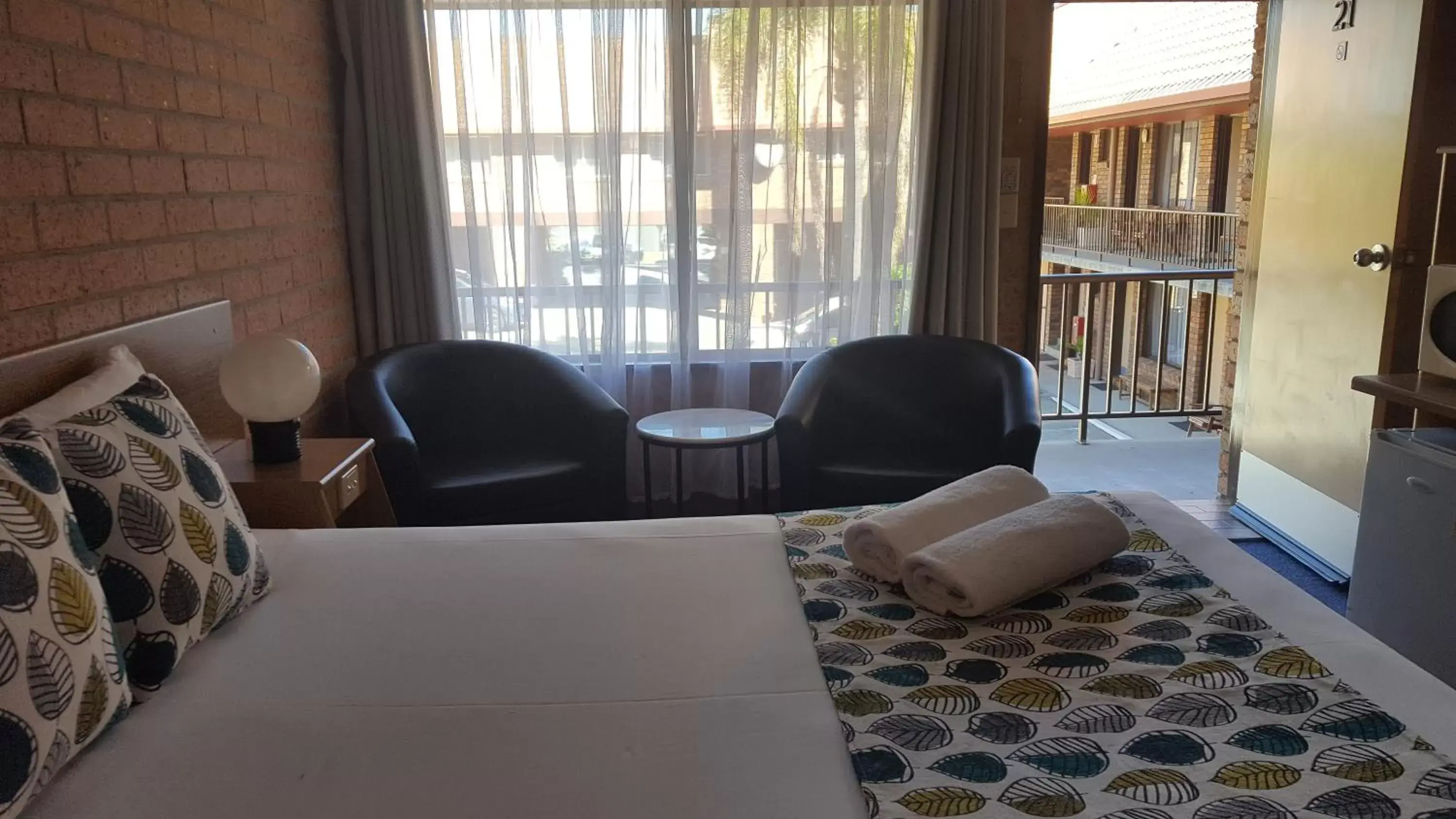 Seating Area in Royal Palms Motor Inn