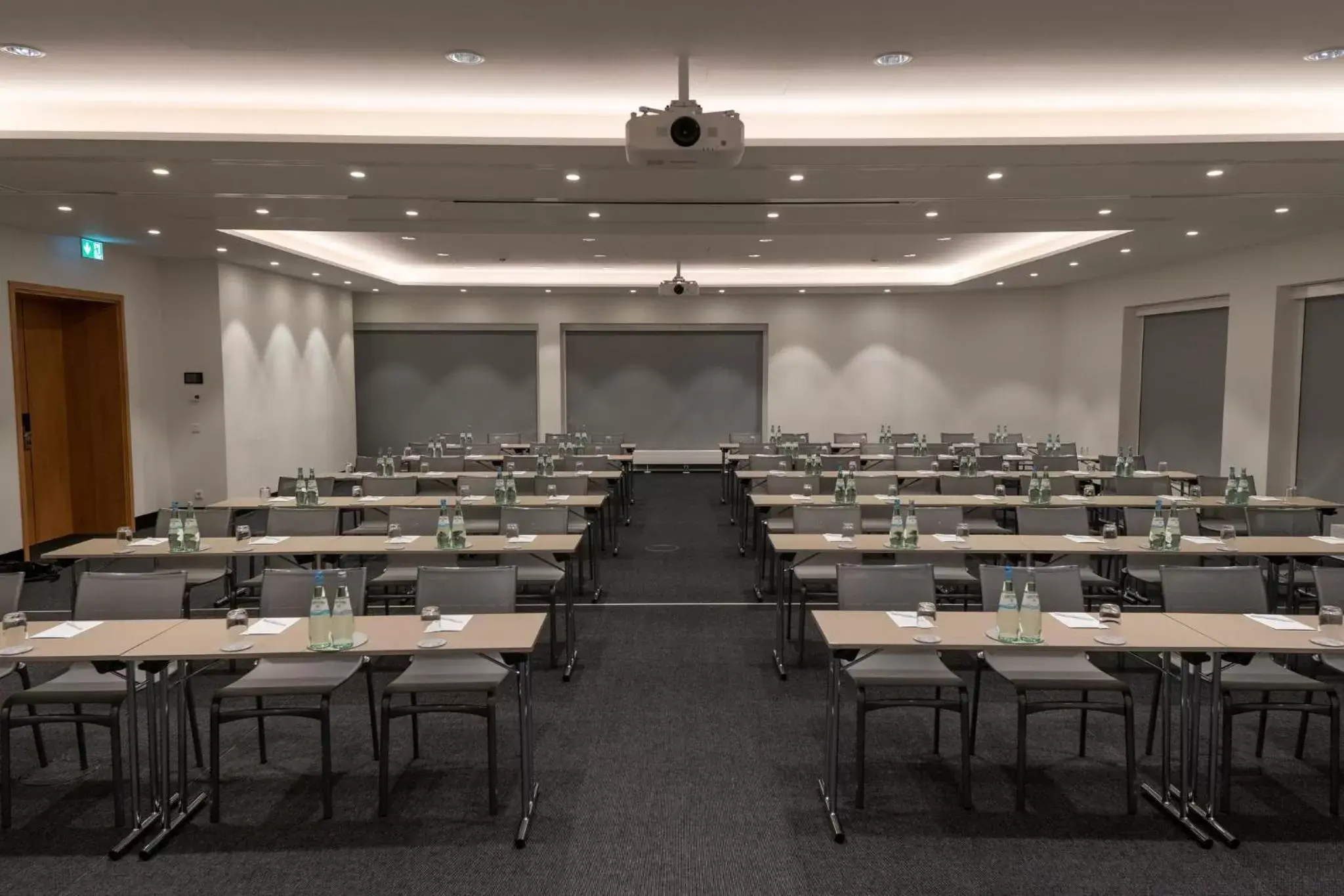 Meeting/conference room in Holiday Inn Munich - Leuchtenbergring, an IHG Hotel