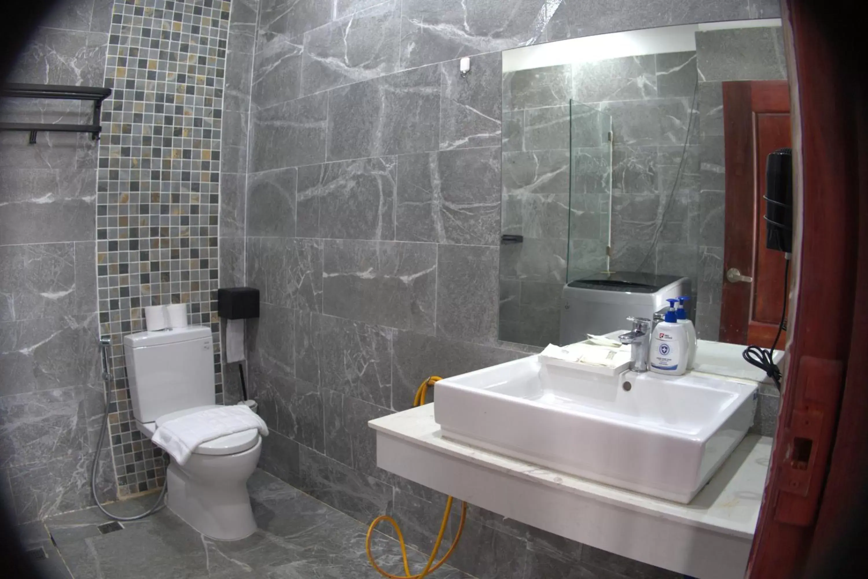 Bathroom in Residence 110 (Hotel and Apartments)