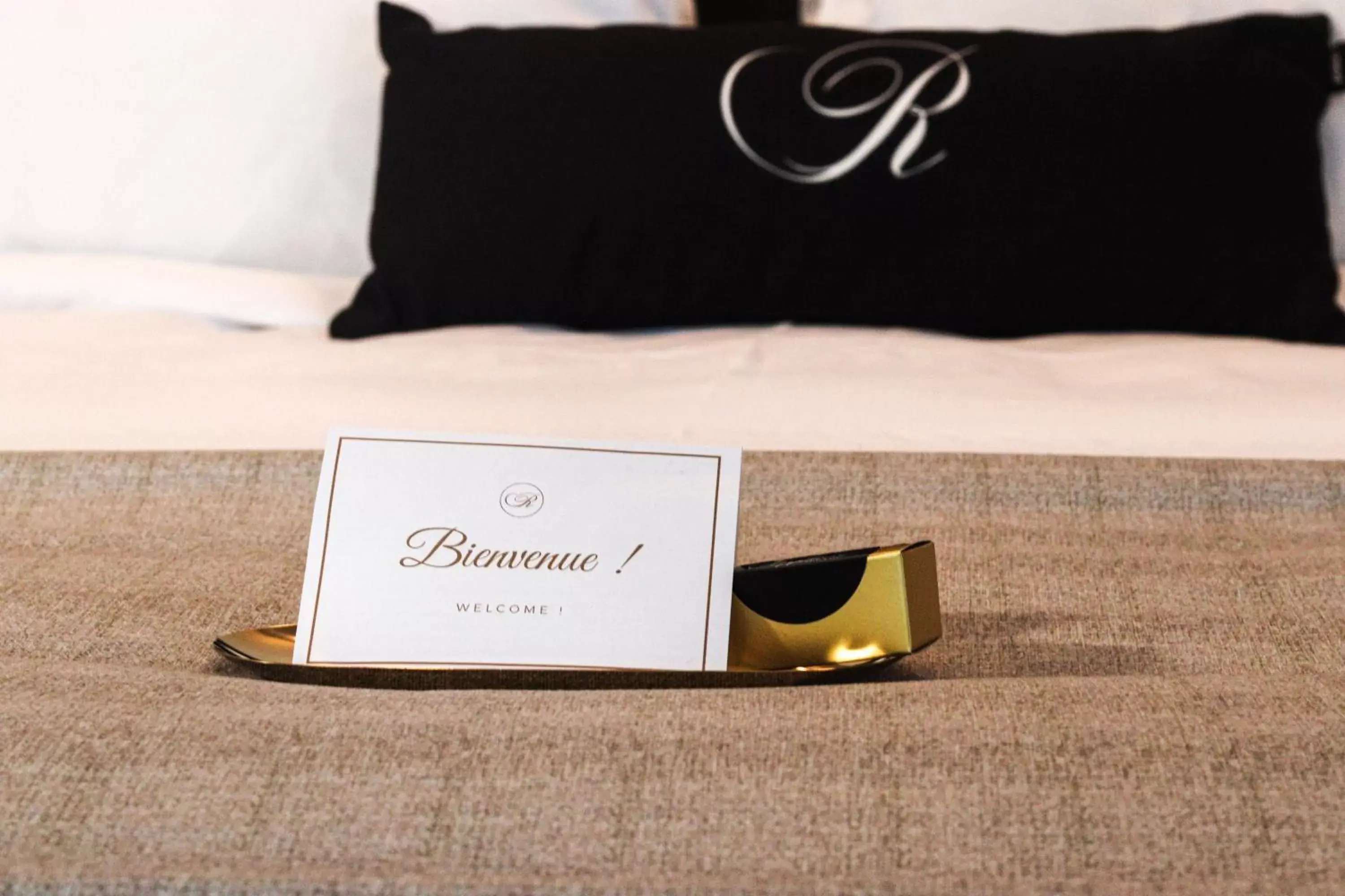 Bed, Property Logo/Sign in Ripplecove Hotel & Spa