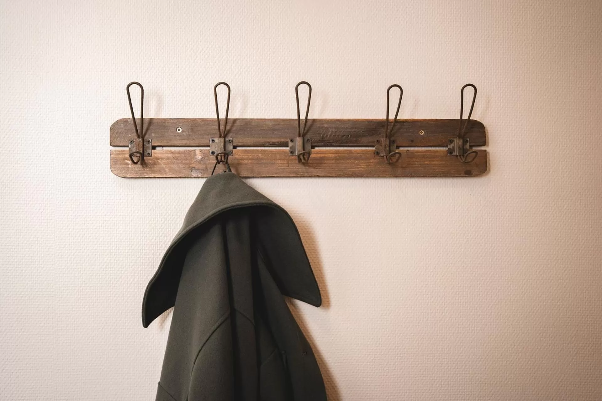 wardrobe in Två Systrar B&B