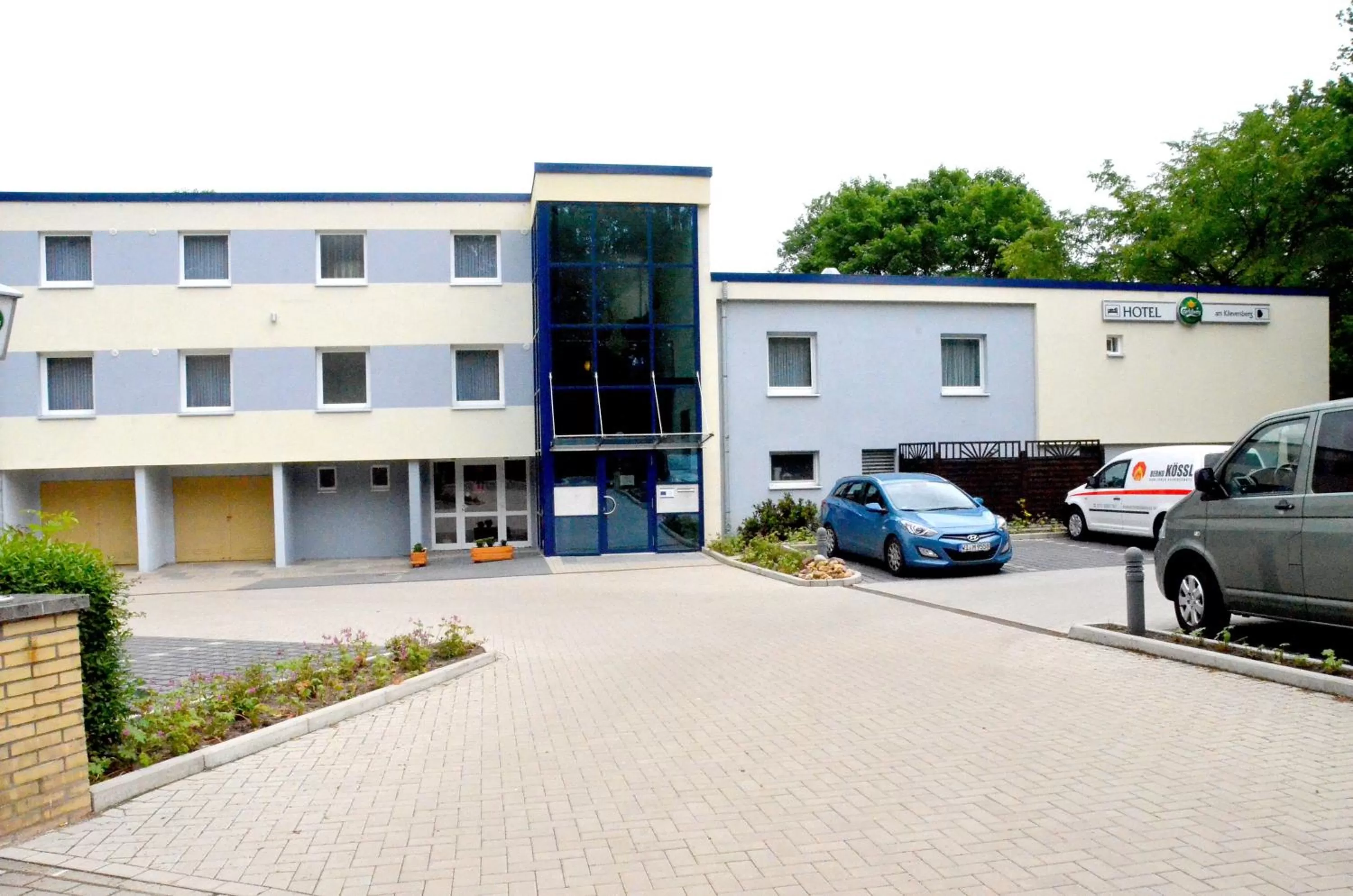 Property building in Zeitwohnen Wolfsburg, ehemals Hotel am Klieversberg ein Unternehmen der Micha'S Hotelbetriebe