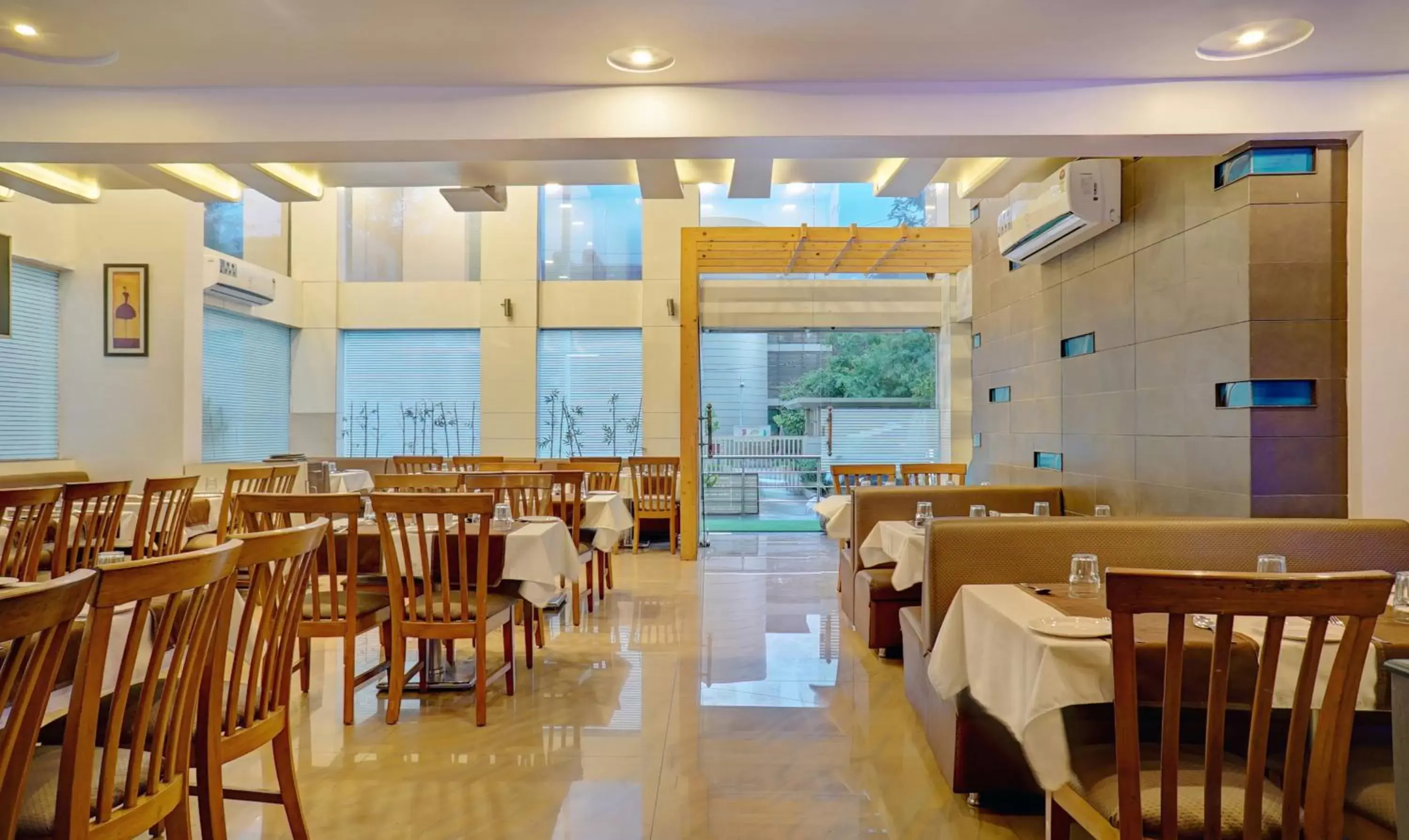 Restaurant/places to eat in Treebo Bhagyashree Executive Restaurant/places to eat in Treebo Bhagyashree Executive