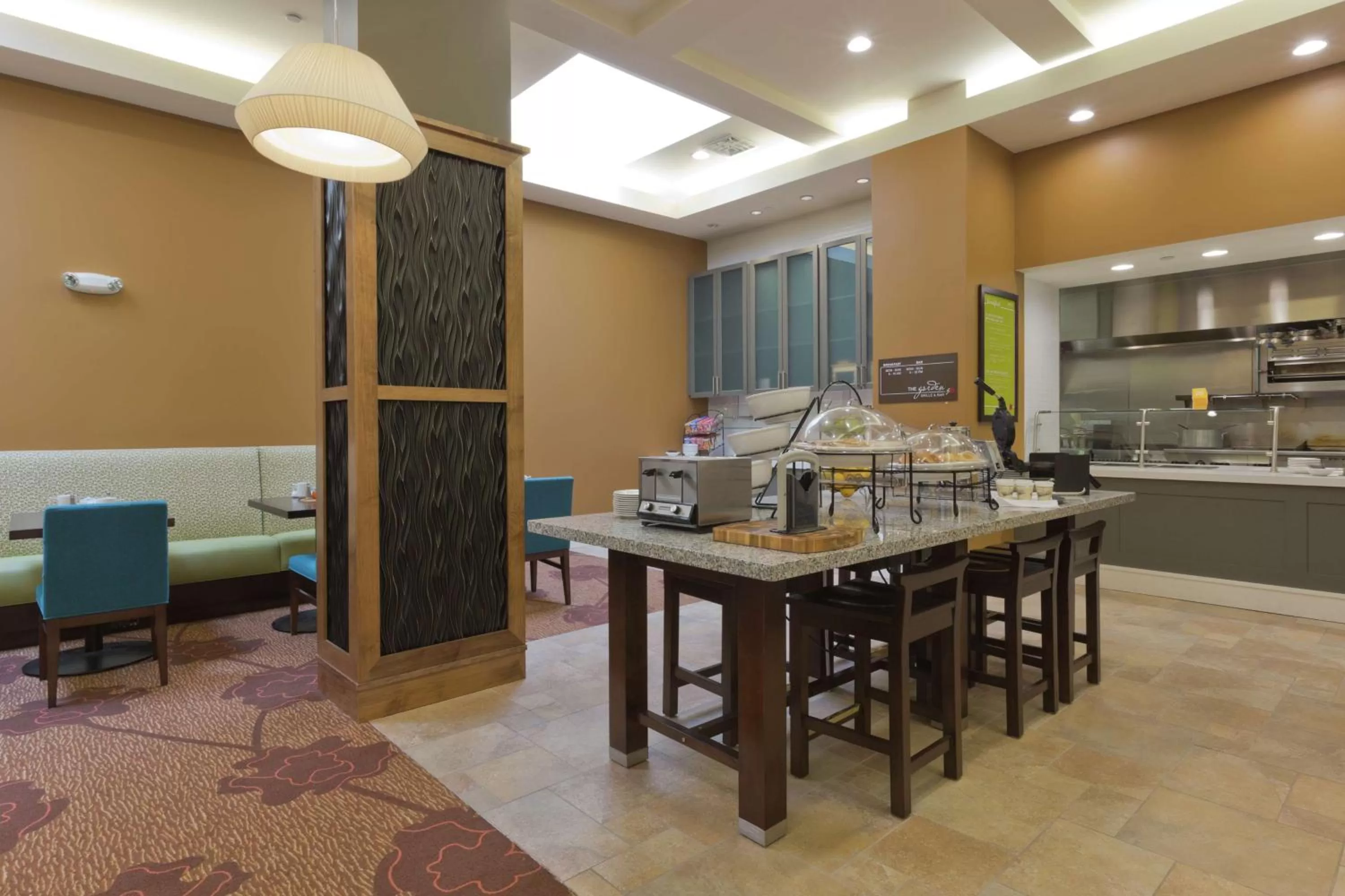 Breakfast in Hilton Garden Inn Lincoln Downtown/Haymarket