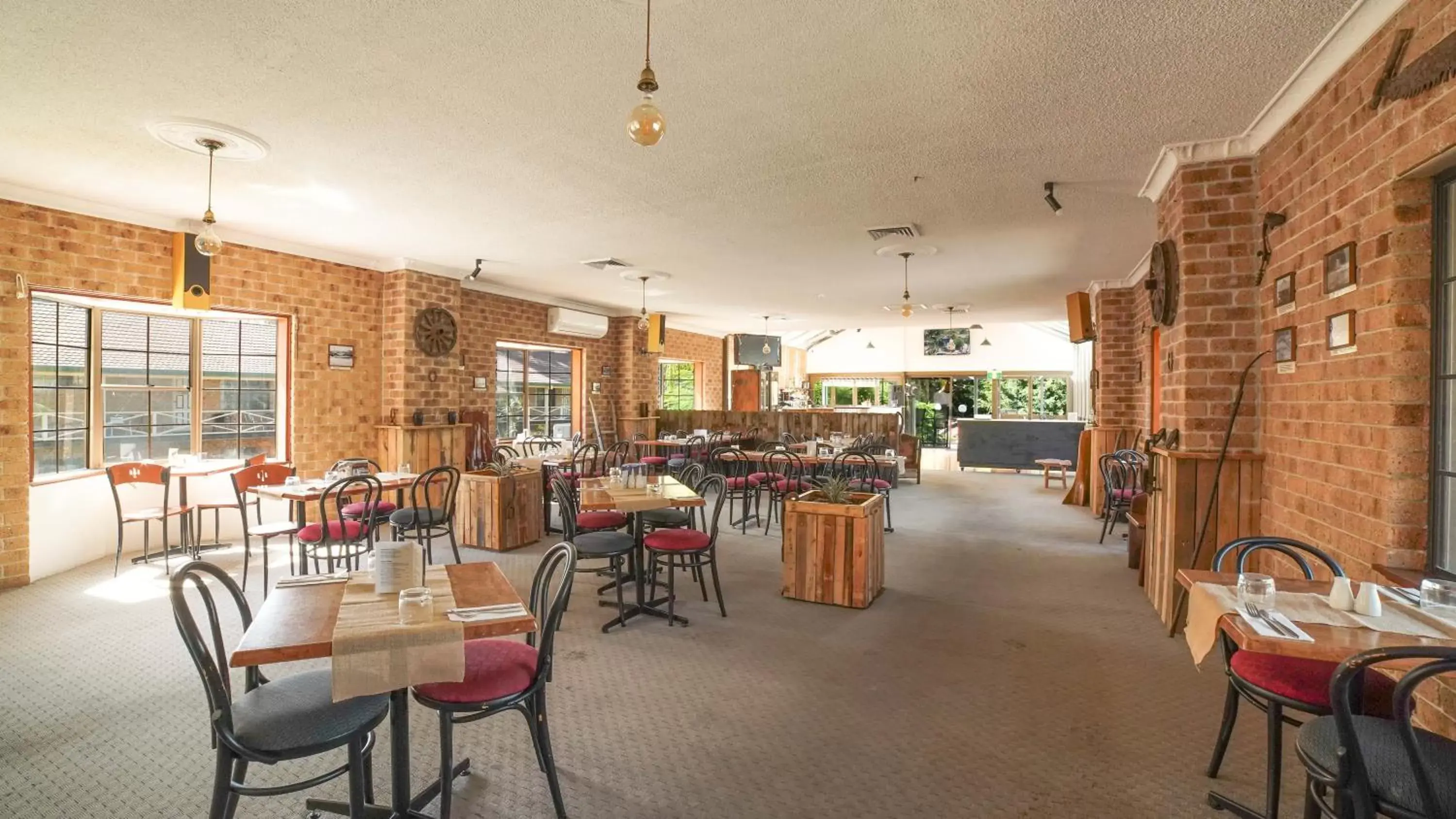 Restaurant/Places to Eat in Country 2 Coast Motor Inn Coffs Harbour